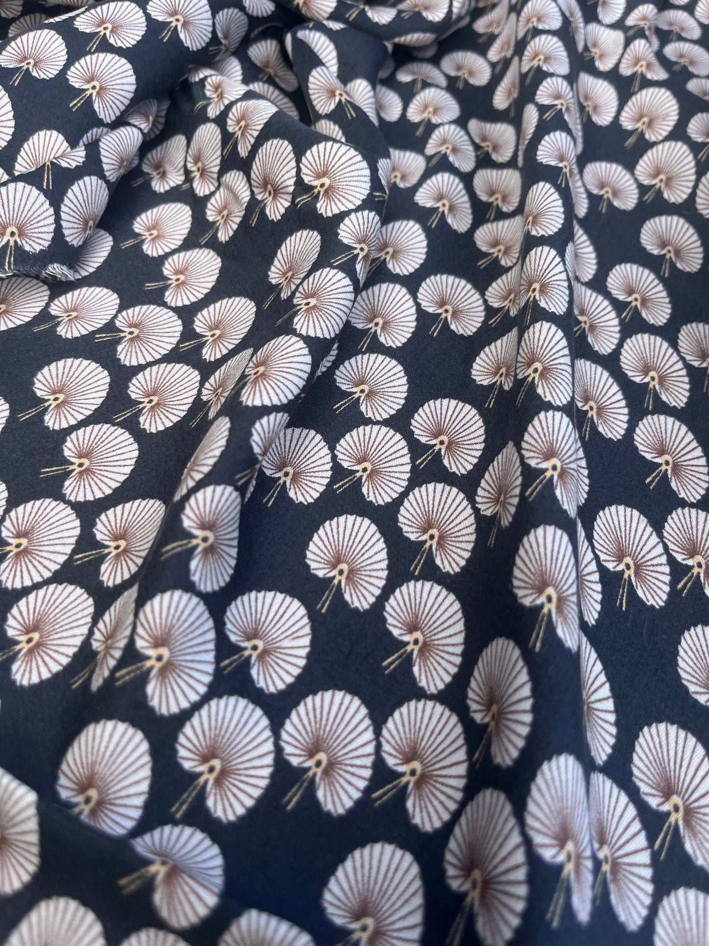 RW 096 viscose satin elegant print ginkgo