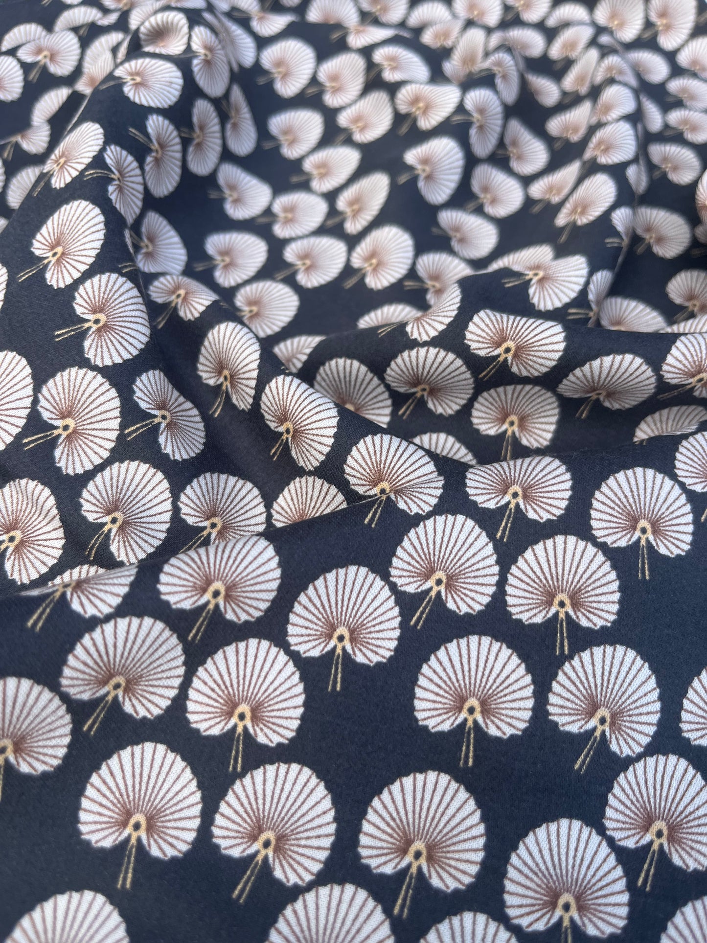 RW 096 viscose satin elegant print ginkgo
