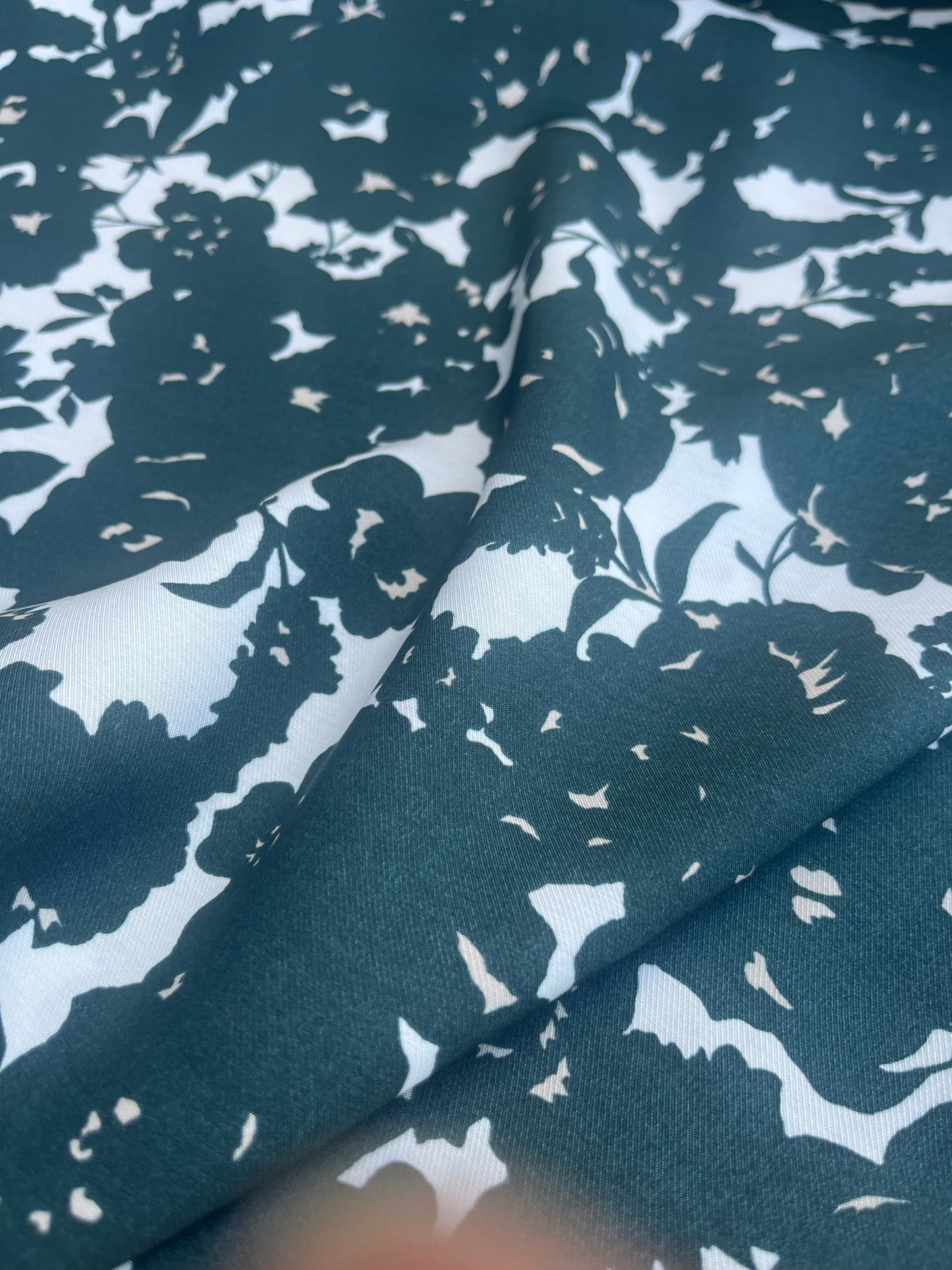 WINDSOR 019 viscose twill print bottle green