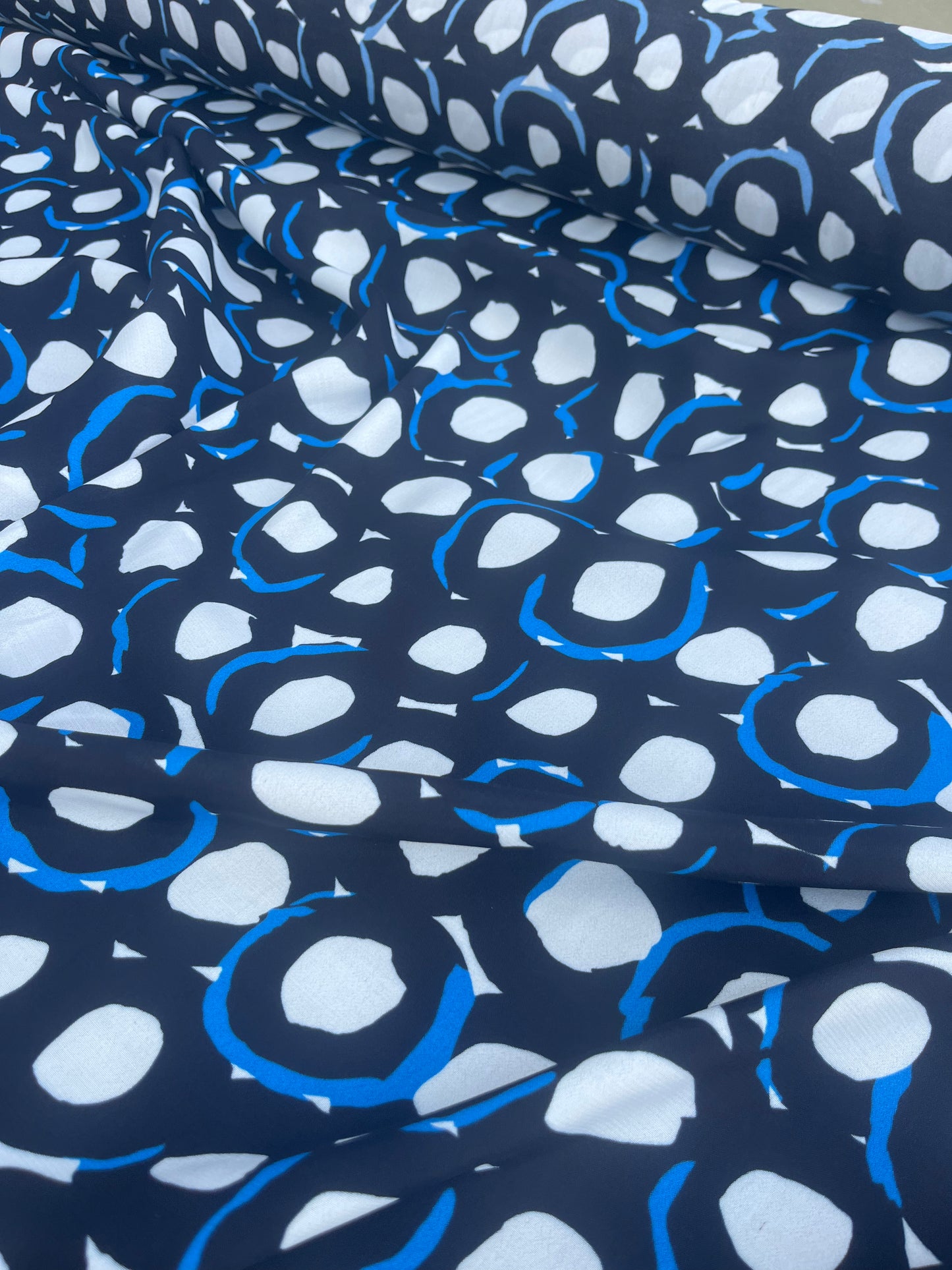 WINDSOR 023 crêpe viscose circles black/cobalt