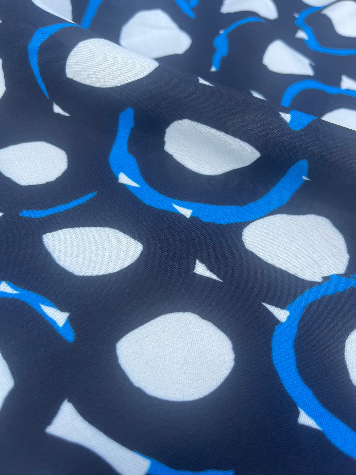 WINDSOR 023 crêpe viscose circles black/cobalt