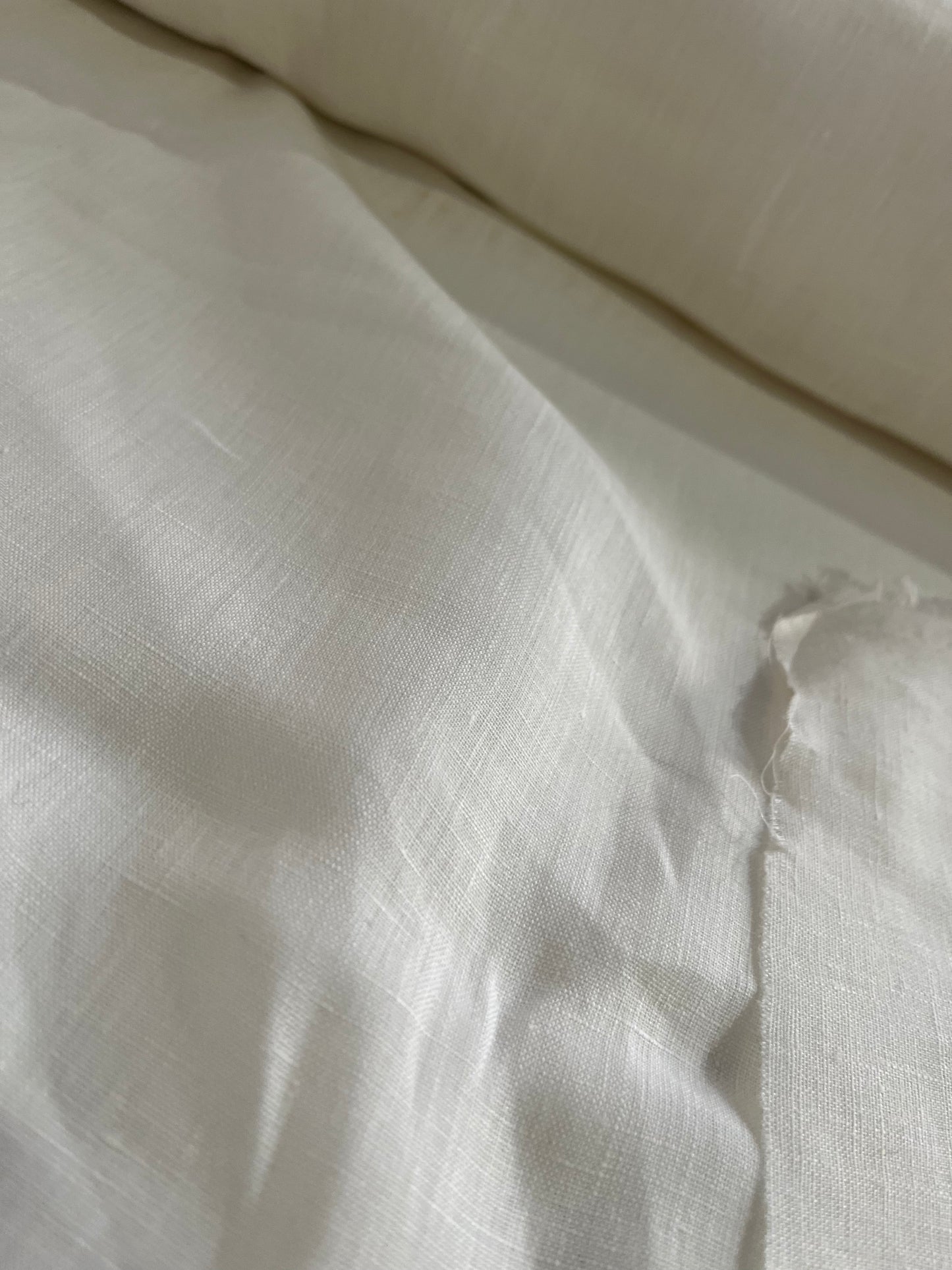 ALESSIA 004 100% linen white