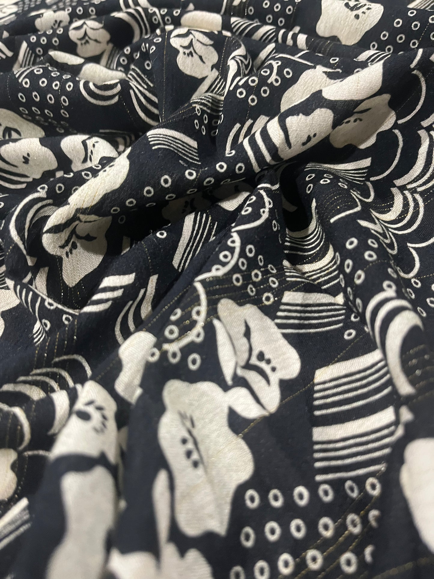 LC Isabelle 55 viscose striped crepon black/ecru design