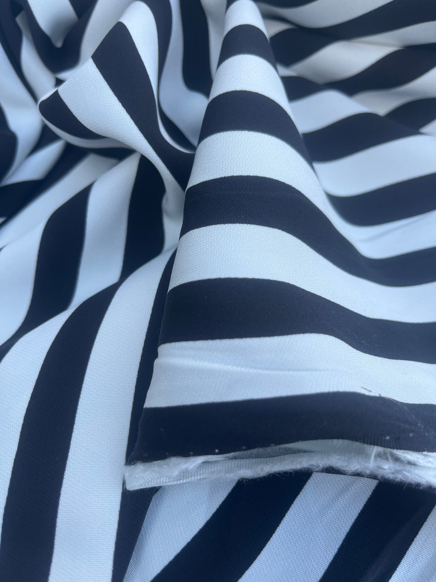 JUSTIN 001 crêpe stretch black/white stripe