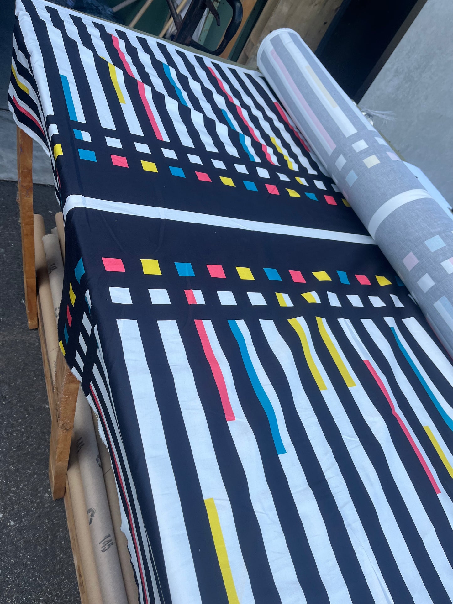 JUSTIN 003 poplin stretch with Mondriaan print