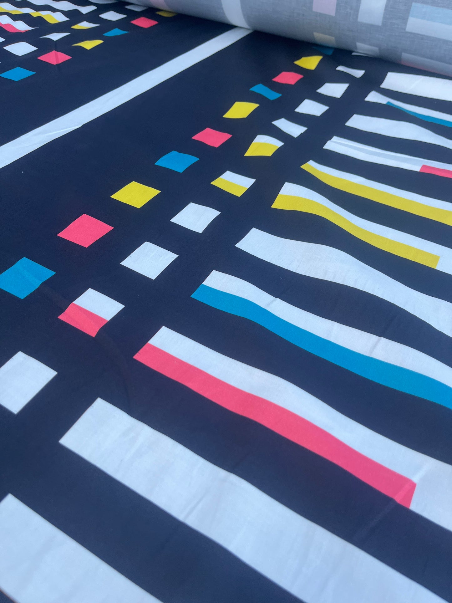 JUSTIN 003 poplin stretch with Mondriaan print