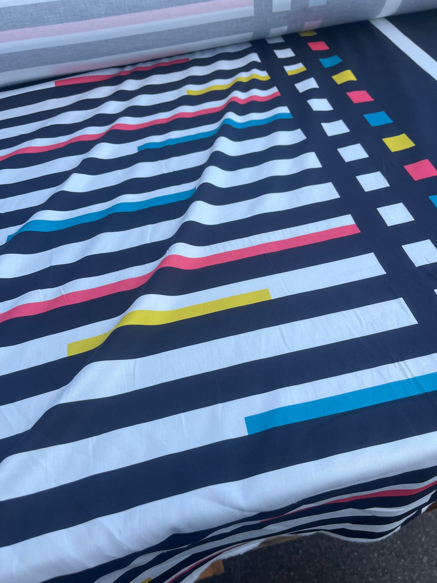 JUSTIN 003 poplin stretch with Mondriaan print