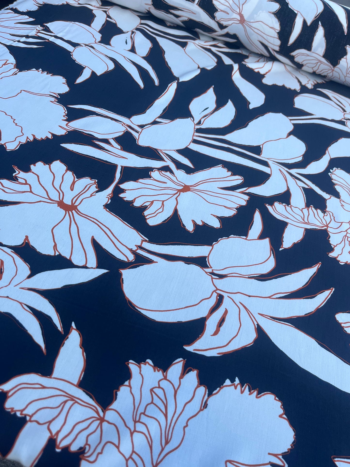 JUSTIN 004 viscose fibrane black.white flower