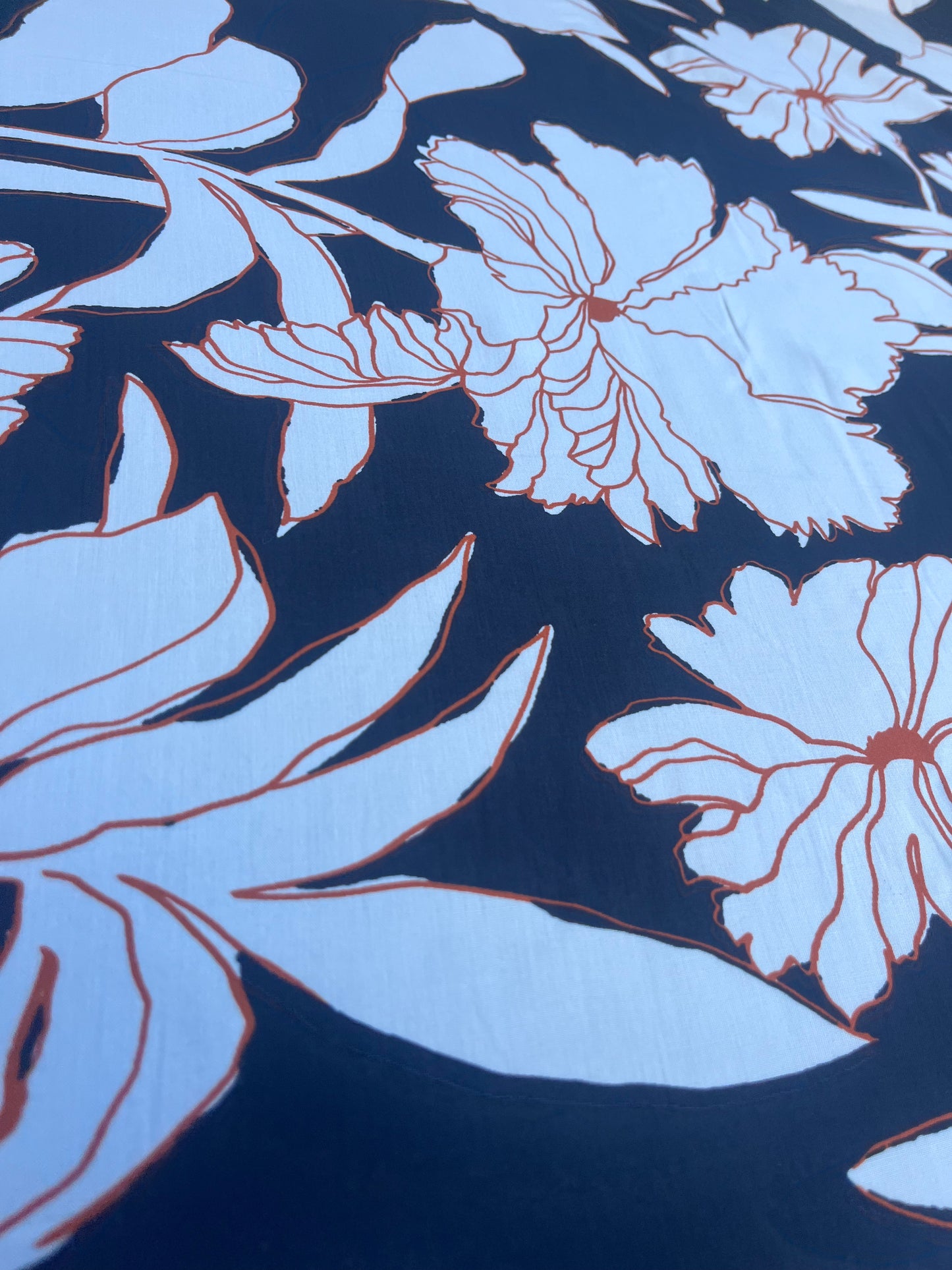 JUSTIN 004 viscose fibrane black.white flower