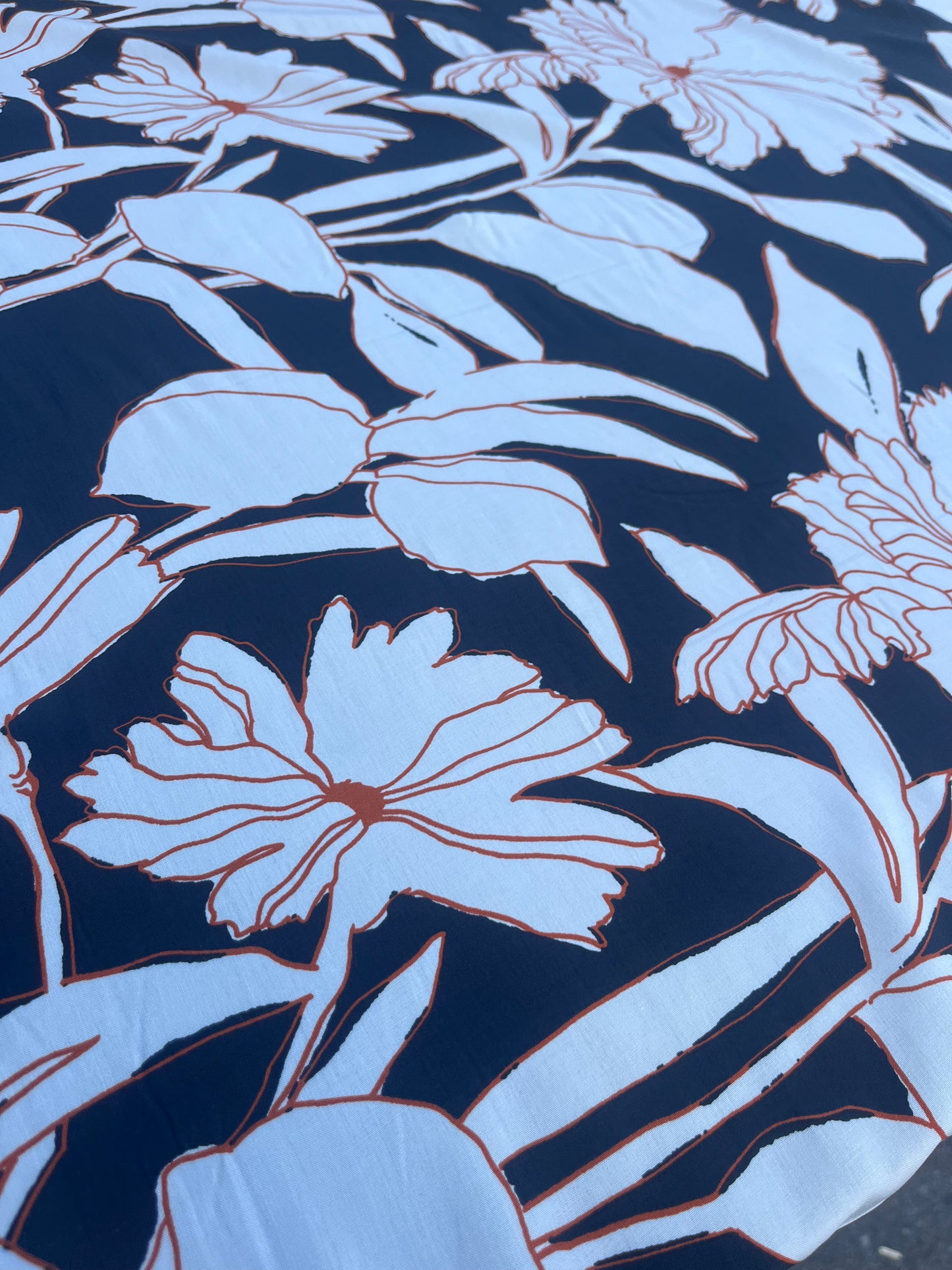 JUSTIN 004 viscose fibrane black.white flower