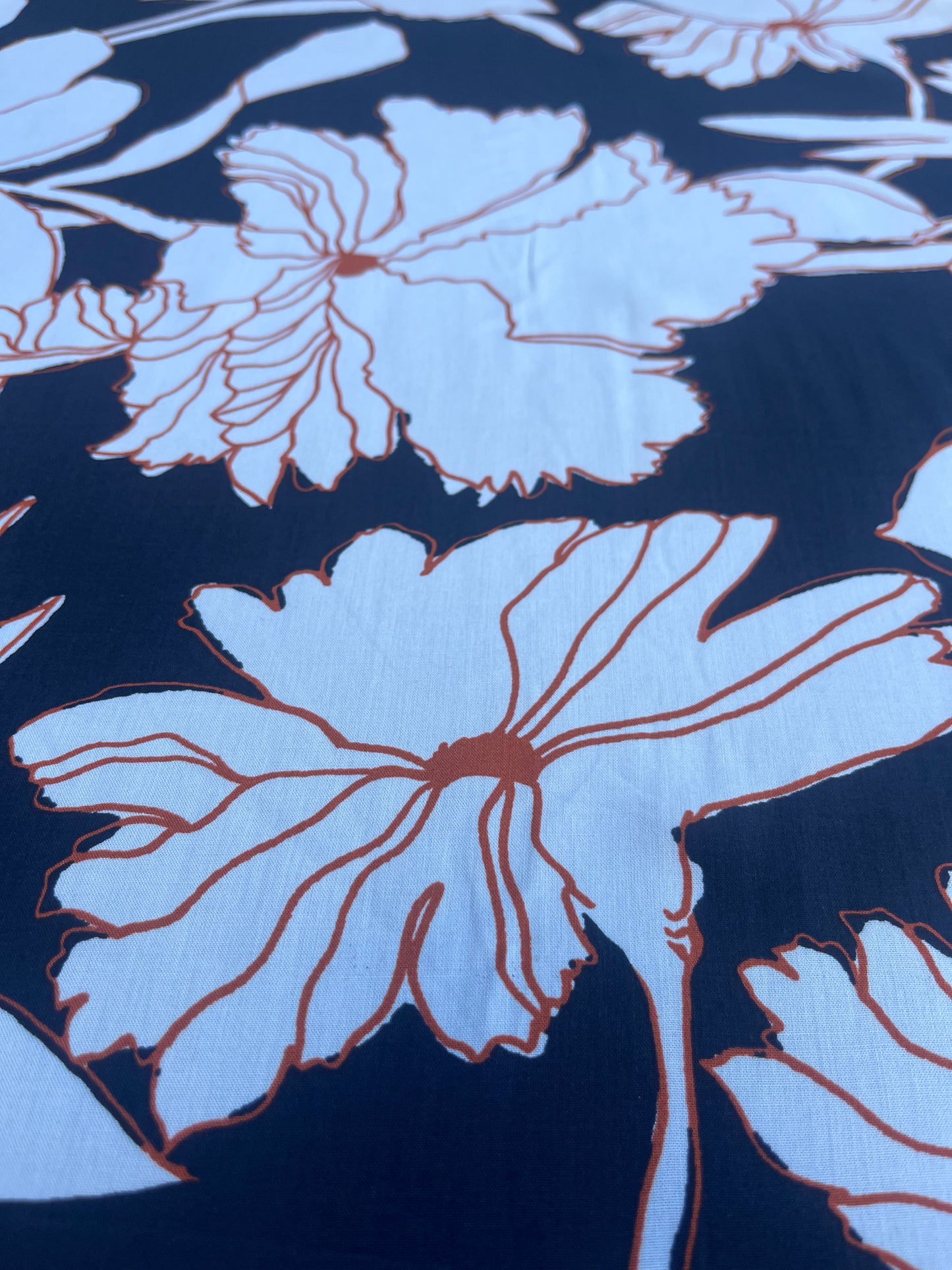 JUSTIN 004 viscose fibrane black.white flower