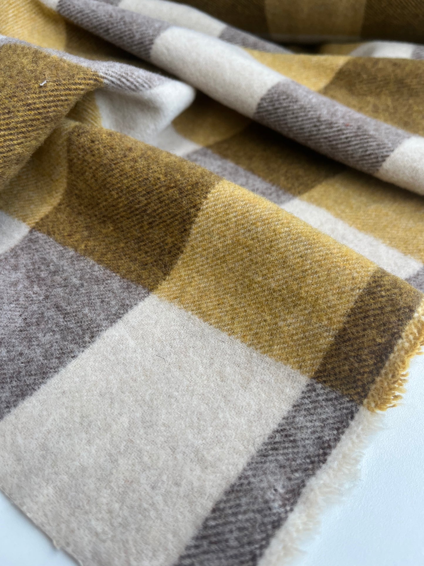 CLAIRE 014 heavy wool check curry/grey/cream