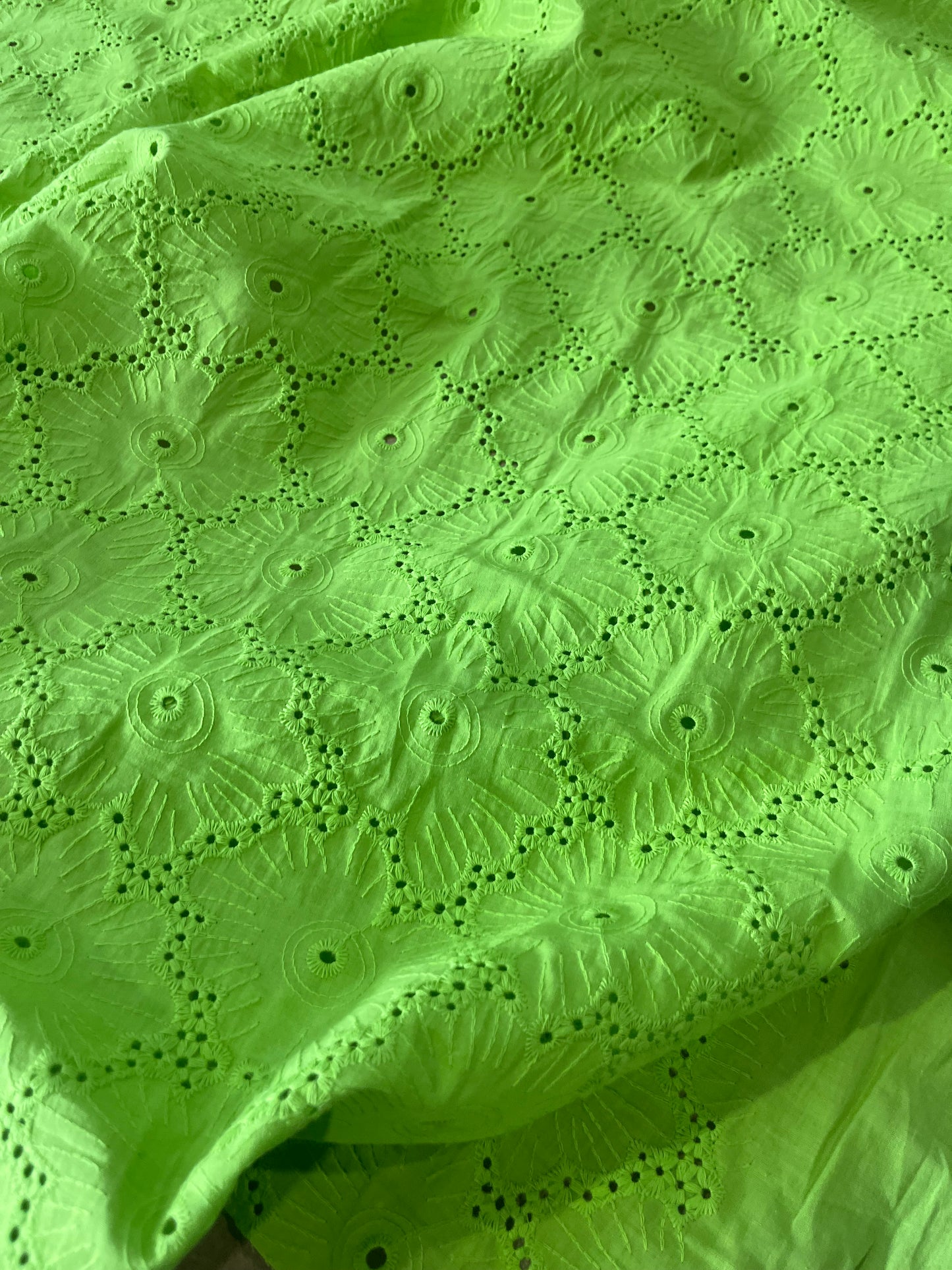 Cesare 033 broderie Anglaise bright green