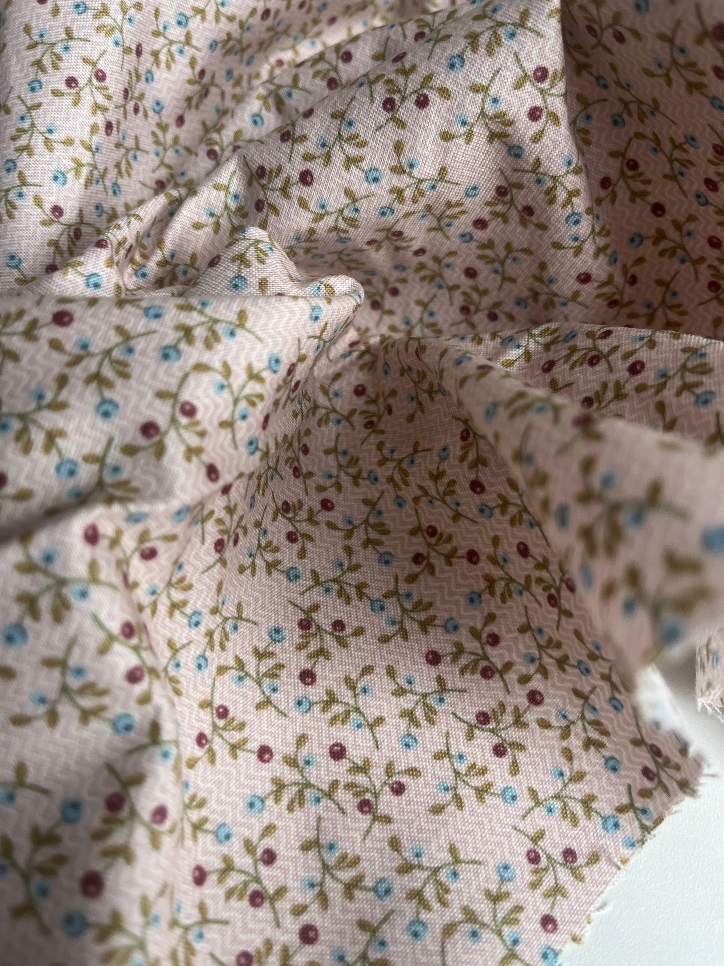 MAHARADJA 031 Indian cotton floral abundance light taupe