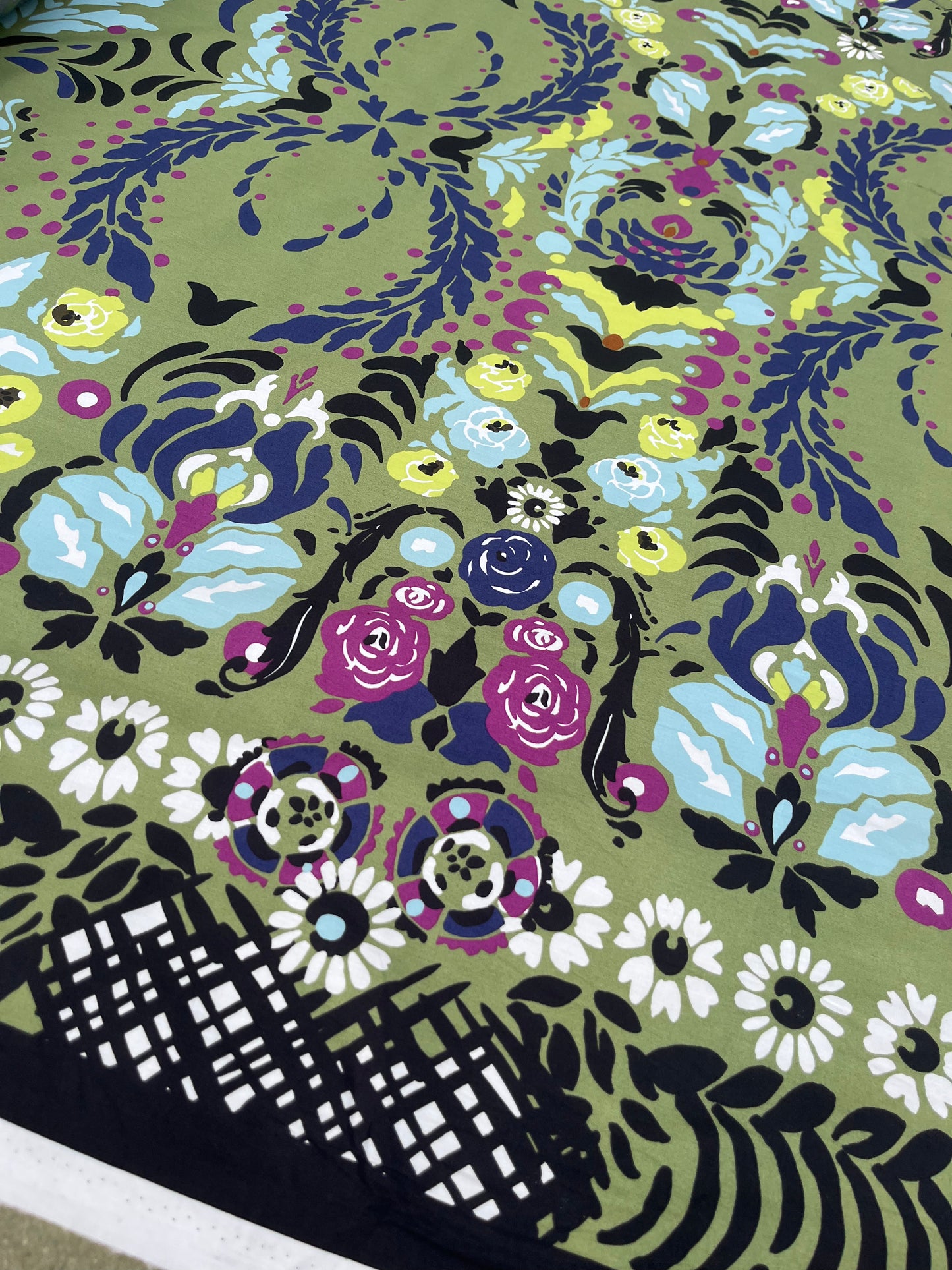 ROSARIO 005 poplin with bright green border print