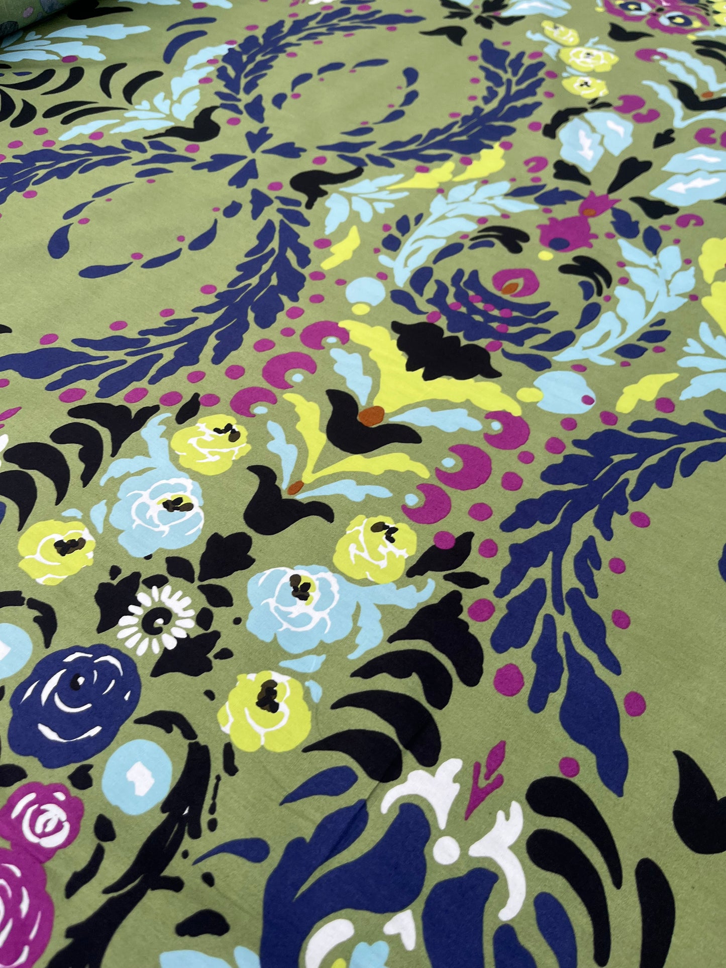 ROSARIO 005 poplin with bright green border print