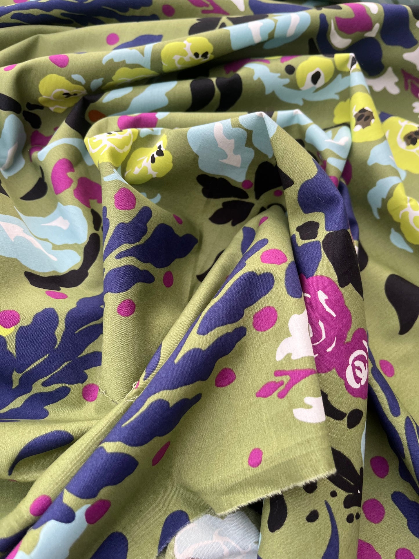 ROSARIO 005 poplin with bright green border print