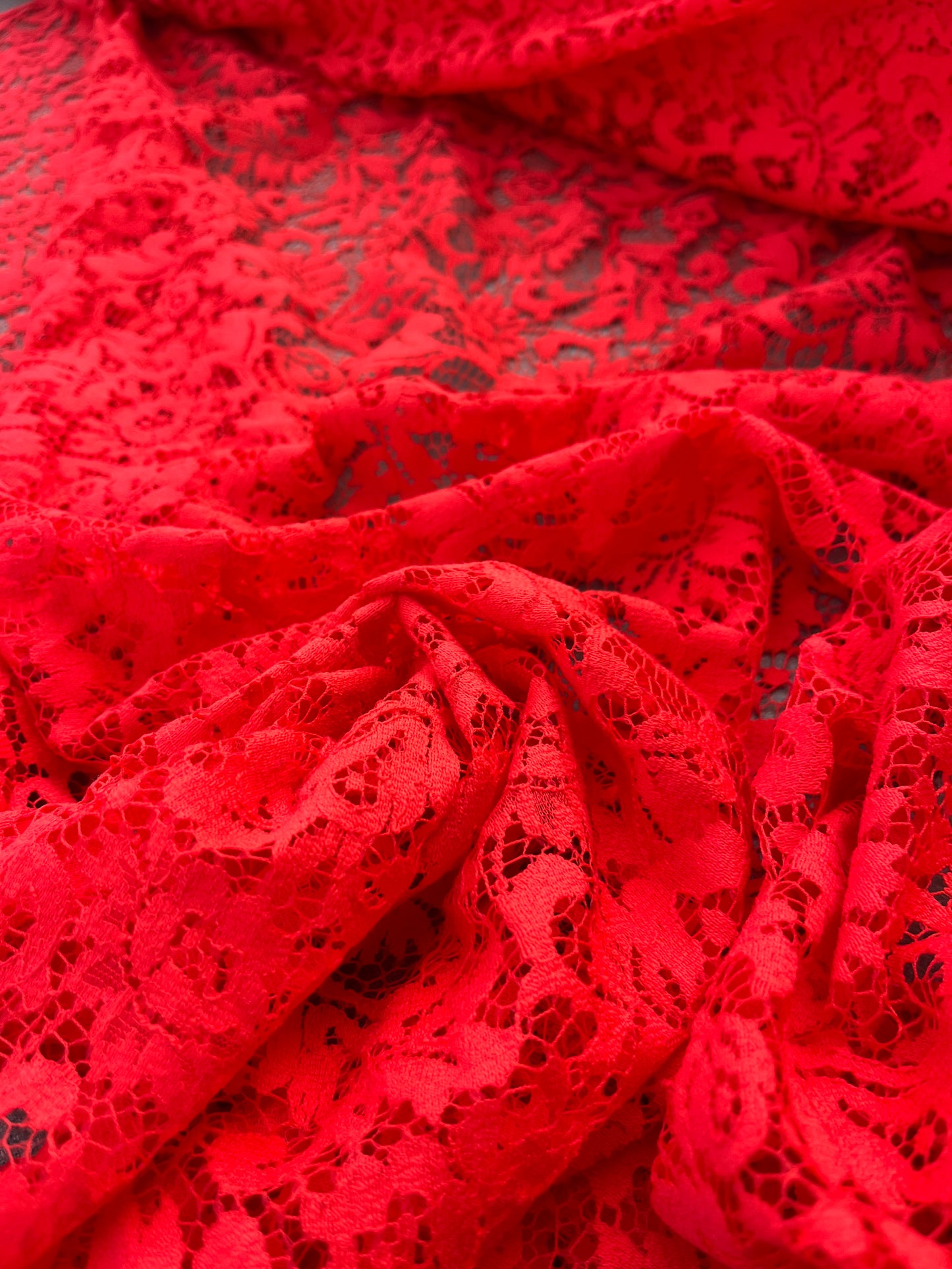 ROSARIO 012 cotton lace bright red