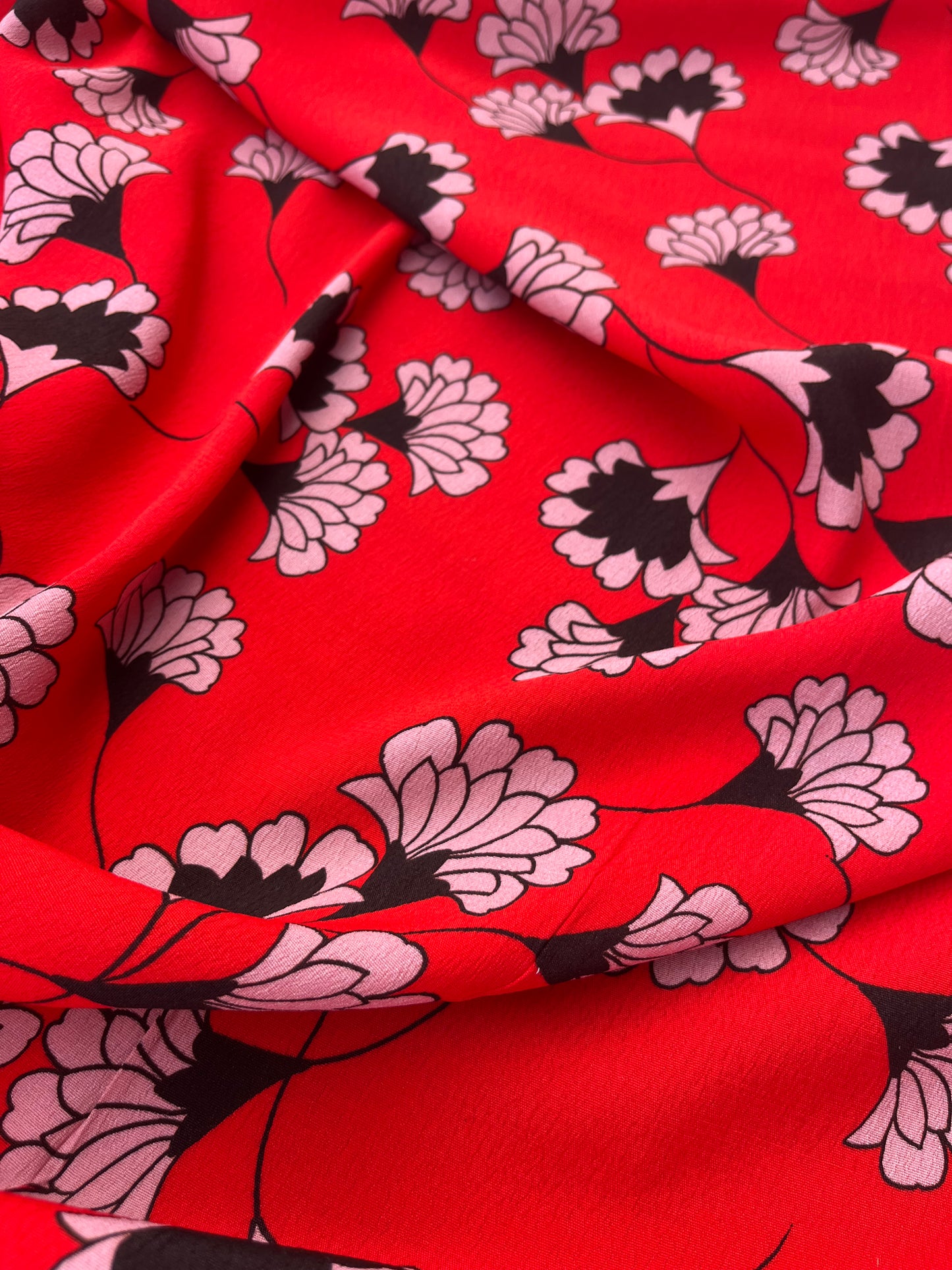 ROSARIO 013 viscose crêpe bright red flowers