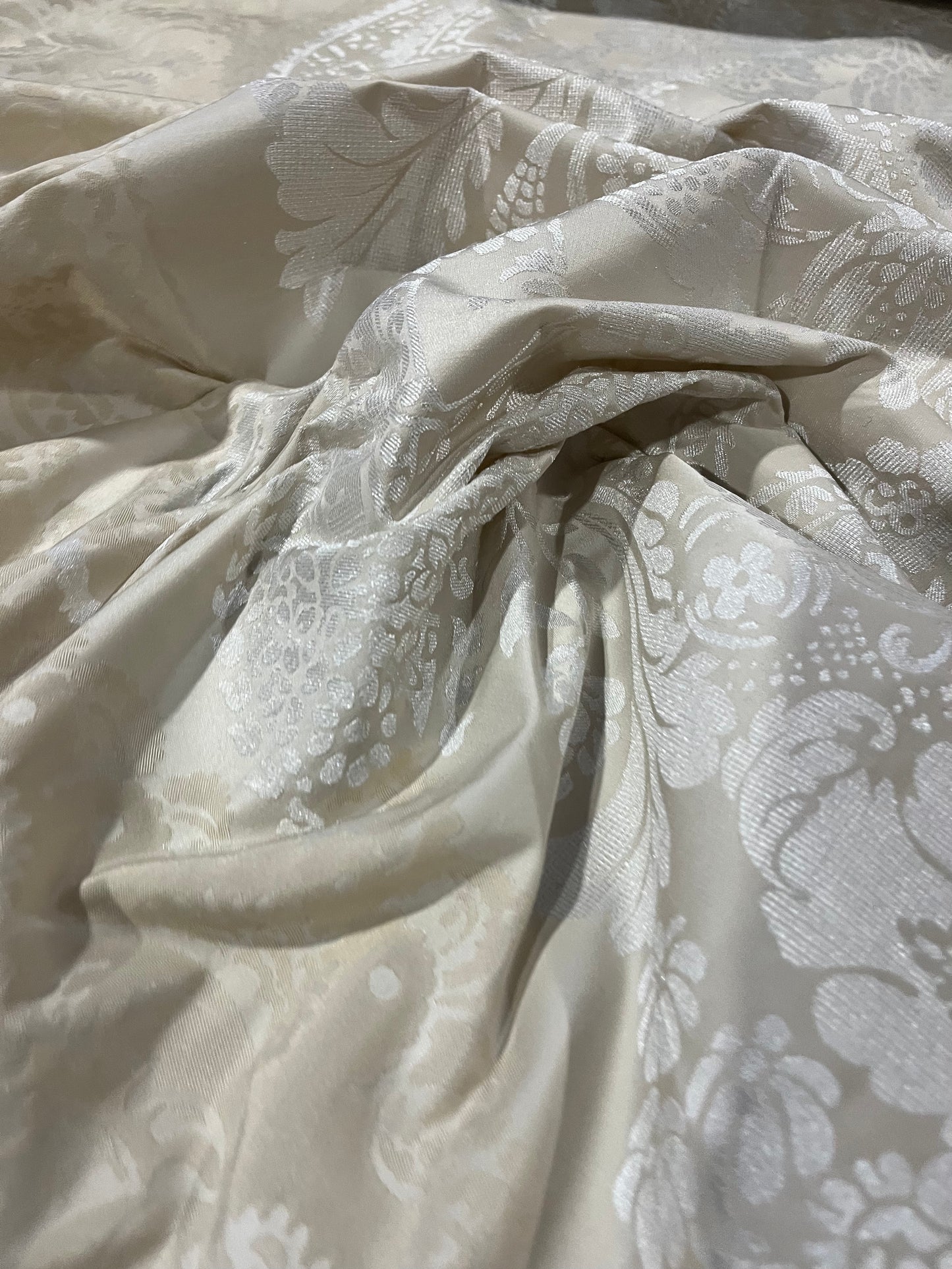 LC Léon 006 silk/cotton ornamental brocart off-white