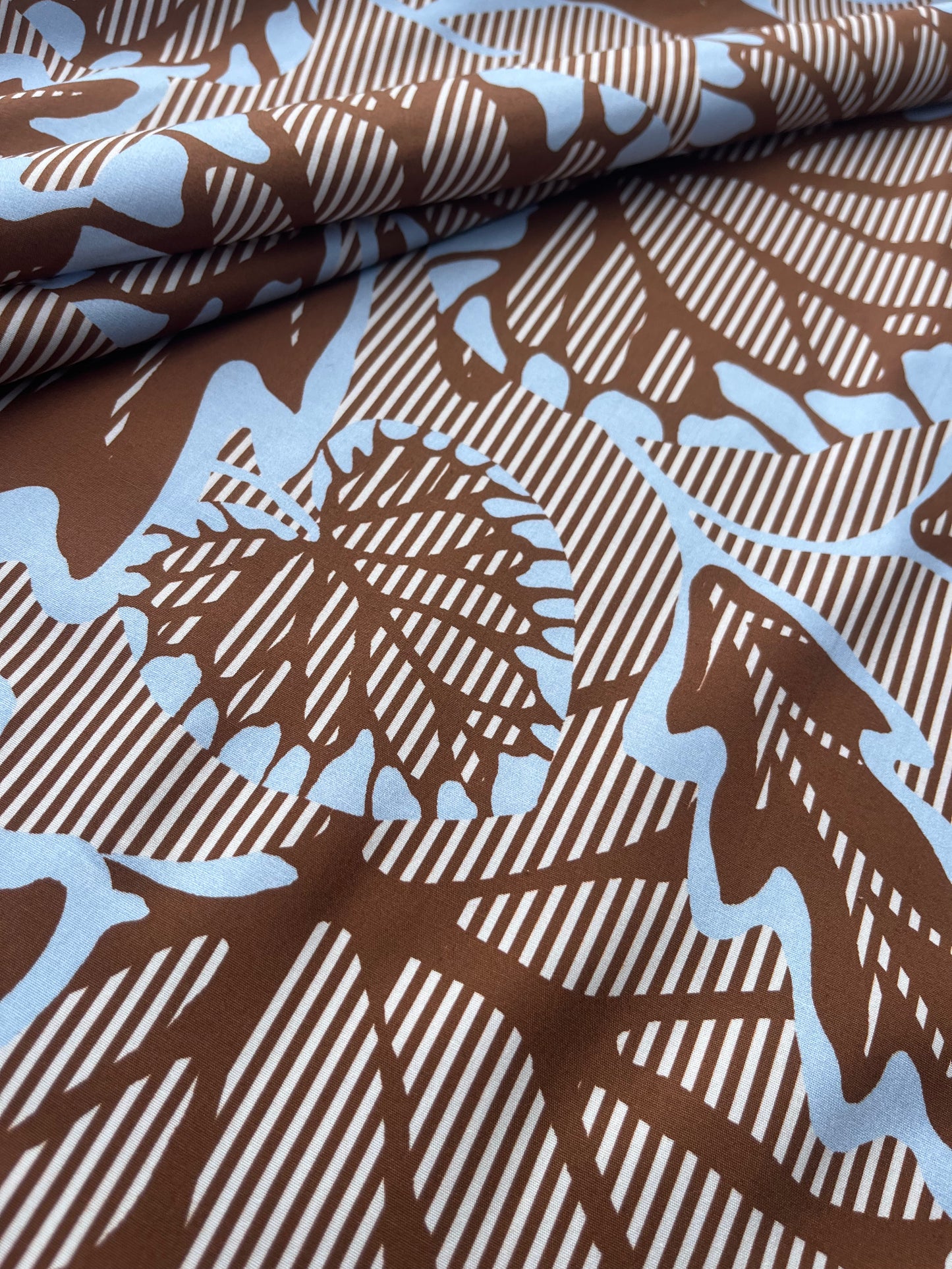 ROSARIO 030 poplin stretch with brown/blue print
