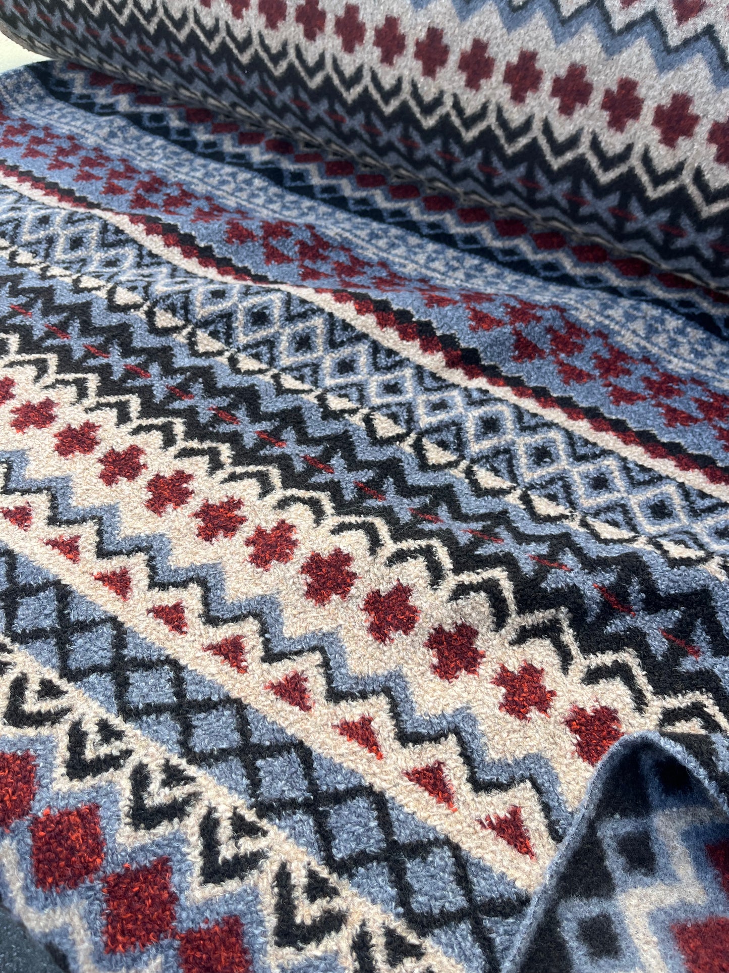 ROSARIO 032 very heavy wool fantasy blanket