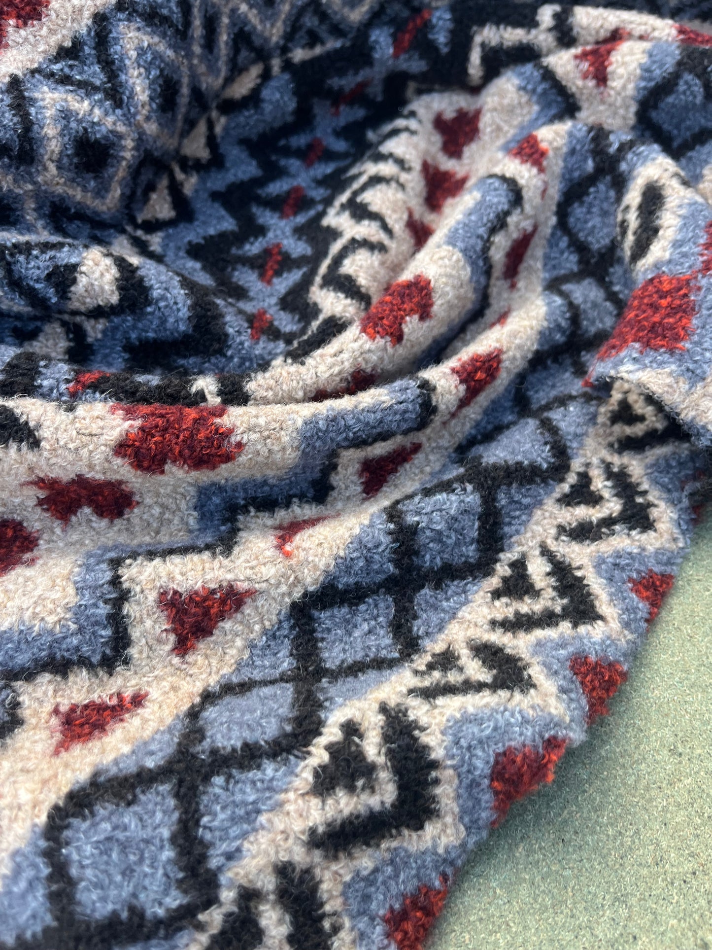 ROSARIO 032 very heavy wool fantasy blanket