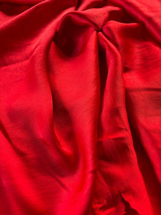 PIERROT 023 satin stretch lipstick red