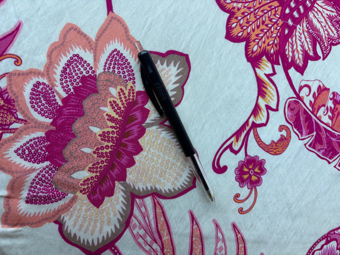 COMO 008 viscose voile flowers