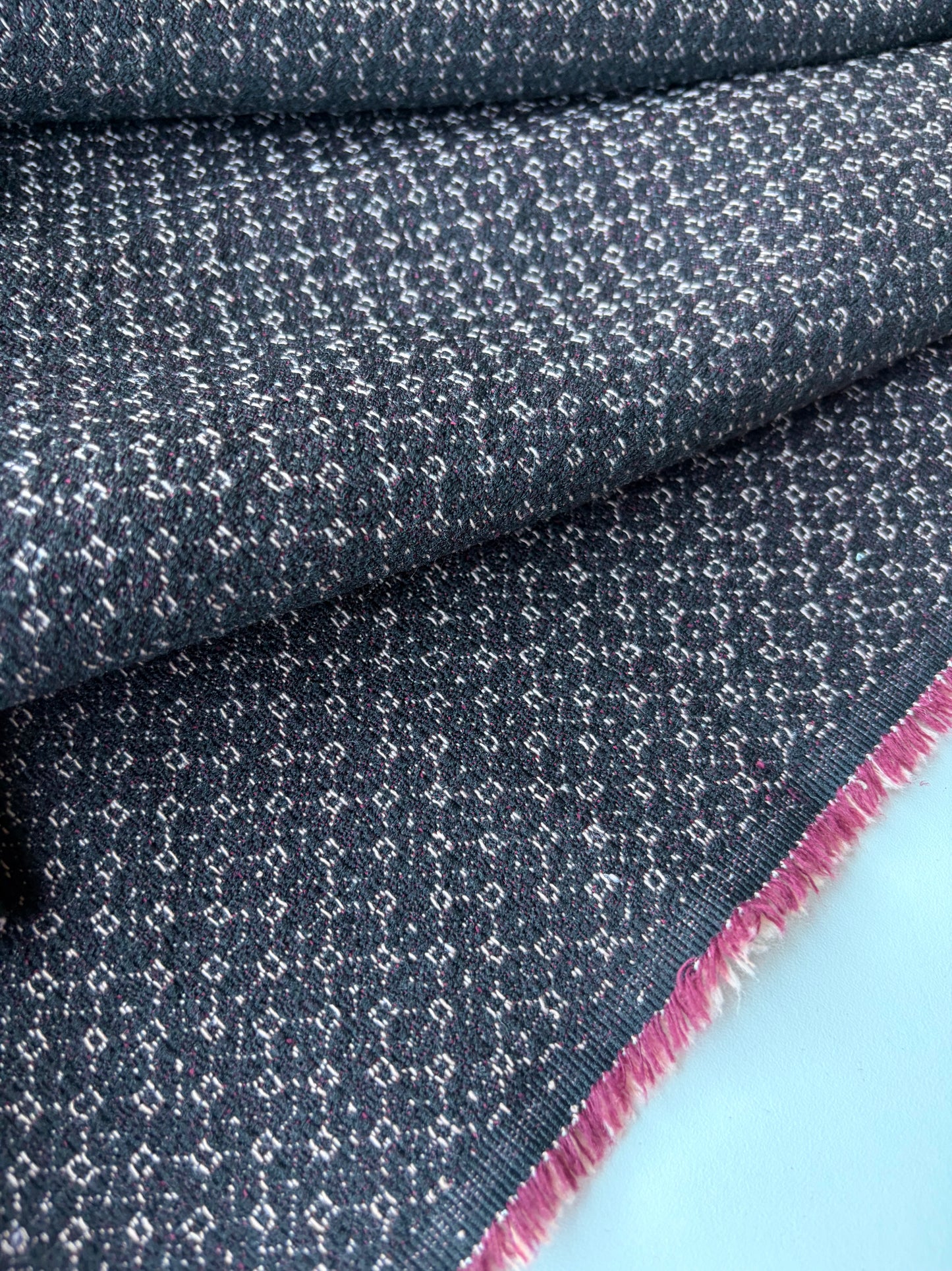 MOLKO 029 black/red wool jacquard