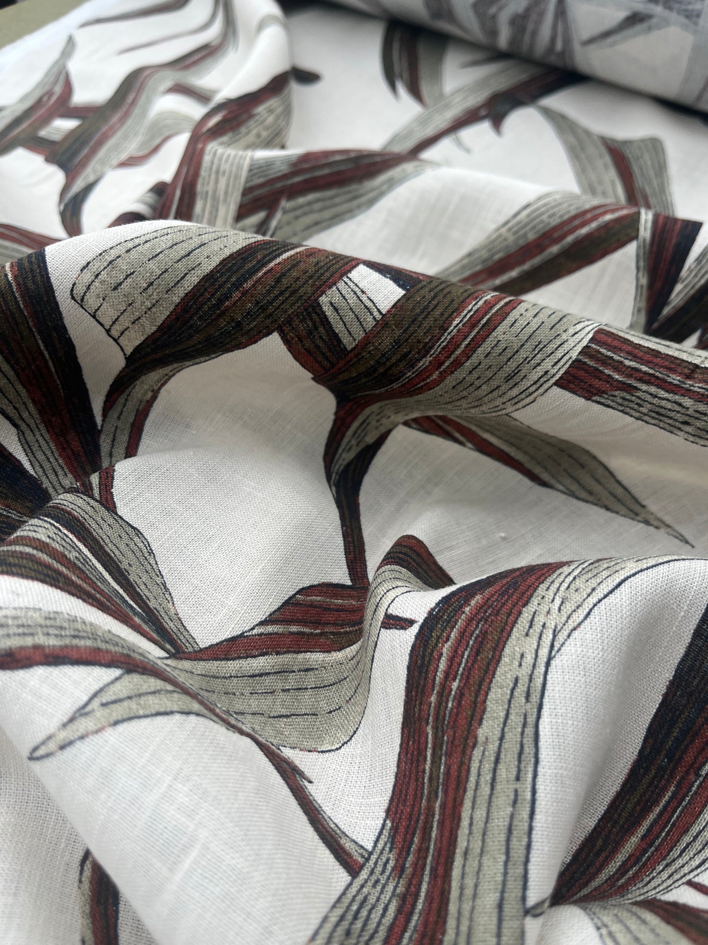 LUNA 001 cotton linen jungle print