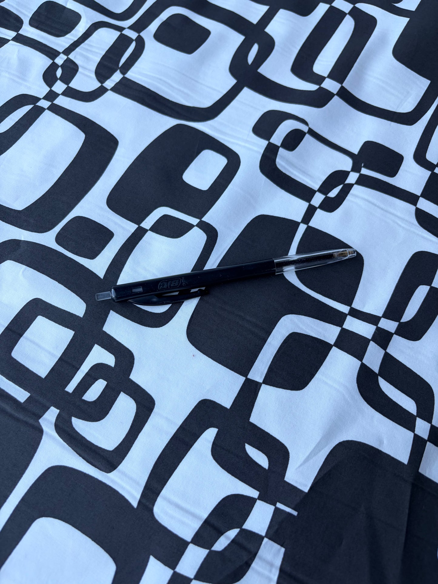 COMO 023 cotton papertouch chocolate/white print