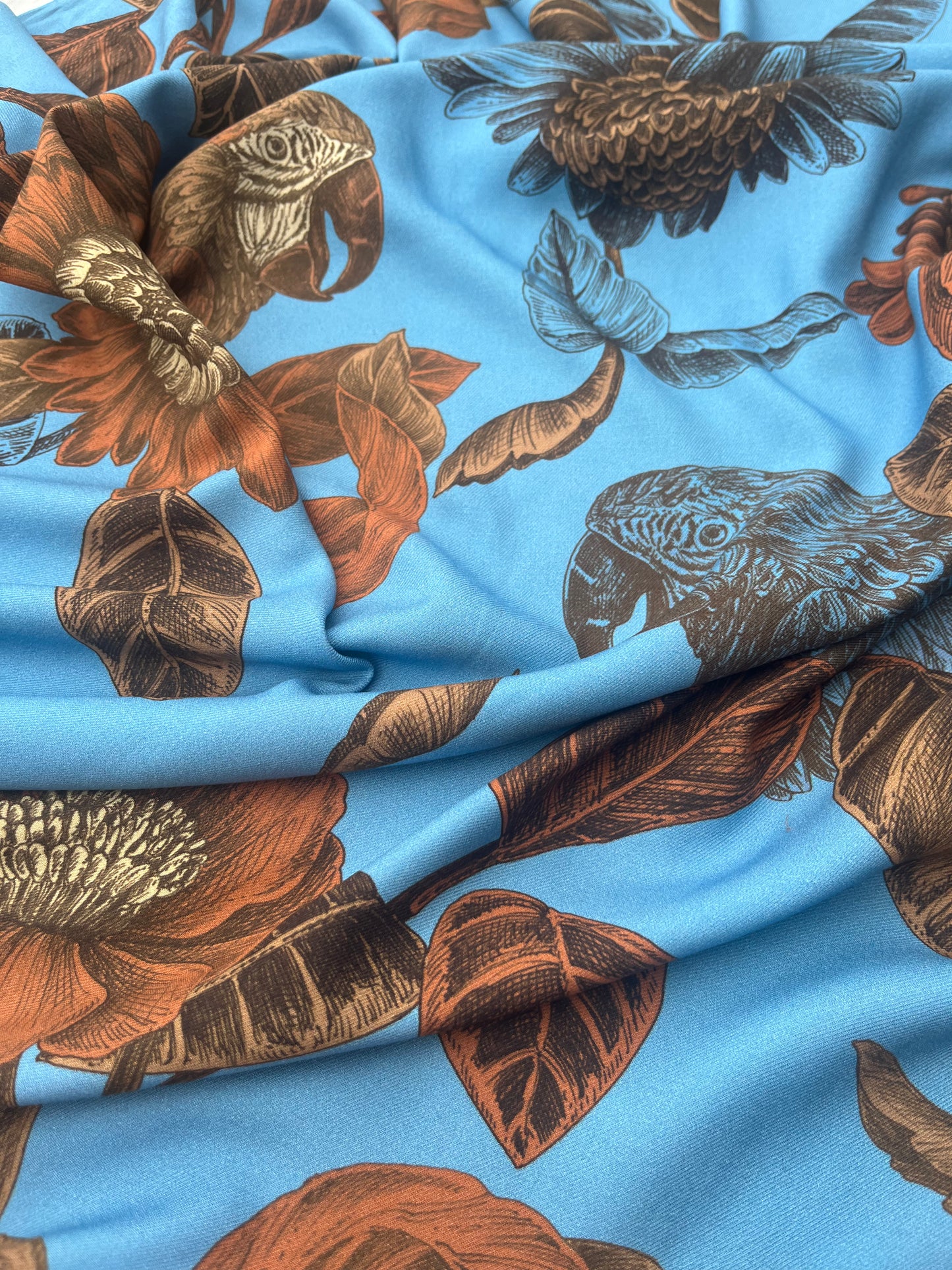 LUNA 008 viscose twill print with parrots