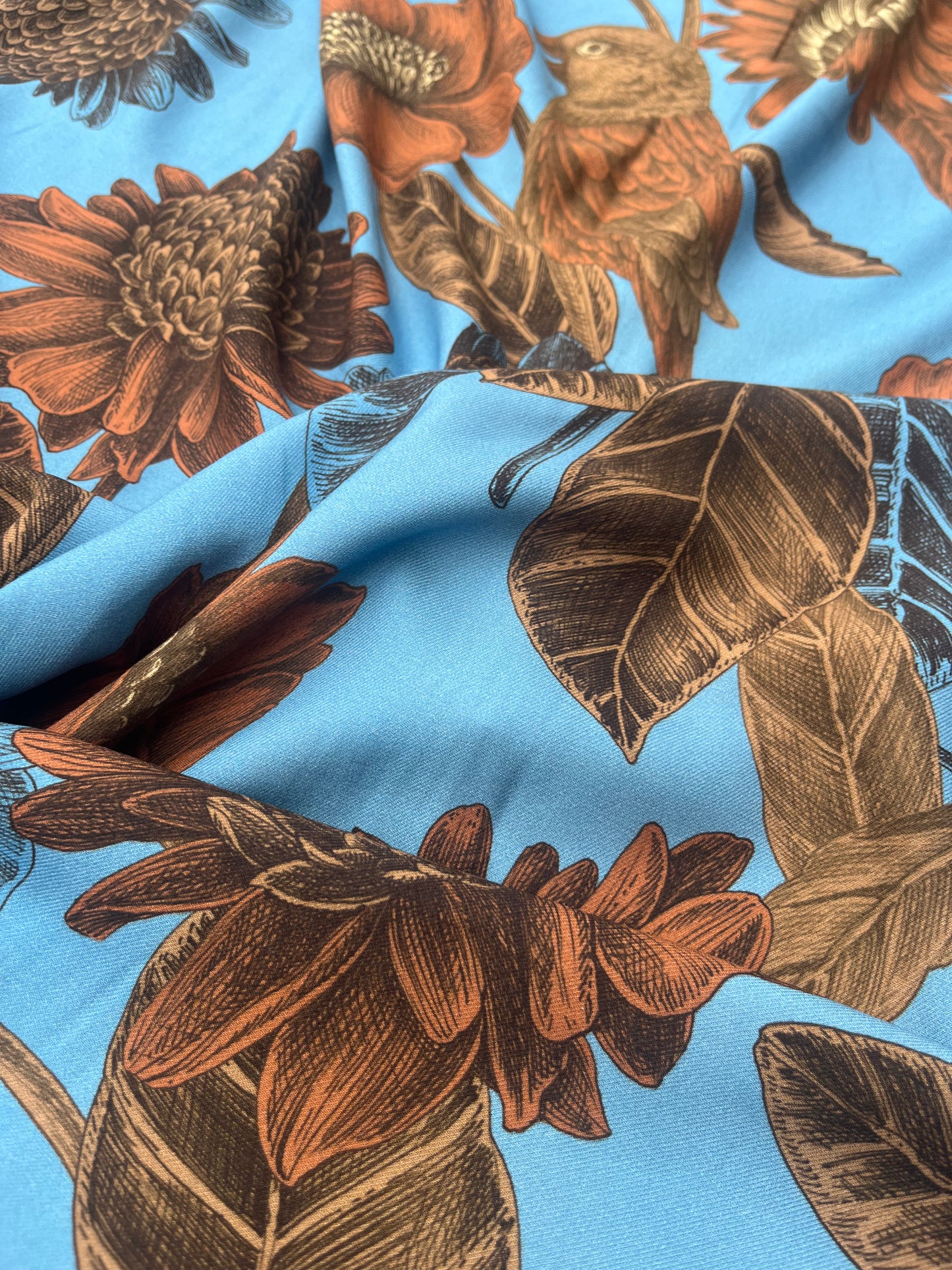 LUNA 008 viscose twill print with parrots
