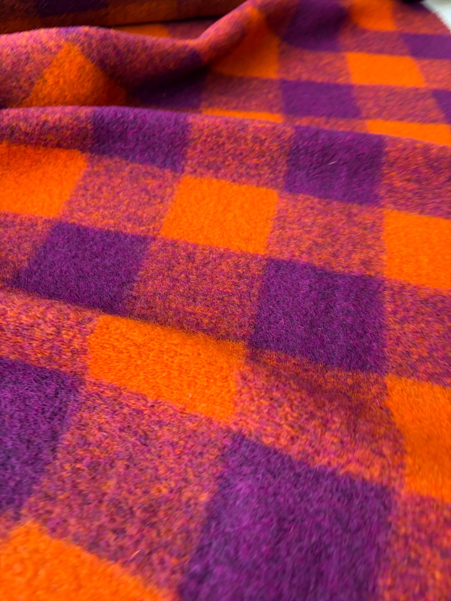 MOE 031 fuchsia/orange checkered heavy boiled wool