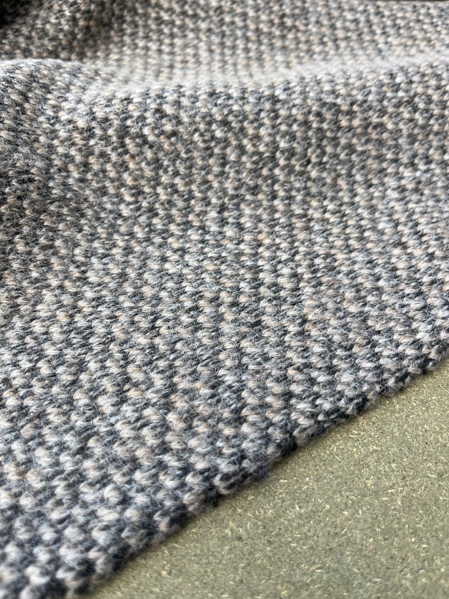 LC WOOLY 004 heavy boiled wool small design black/taupe