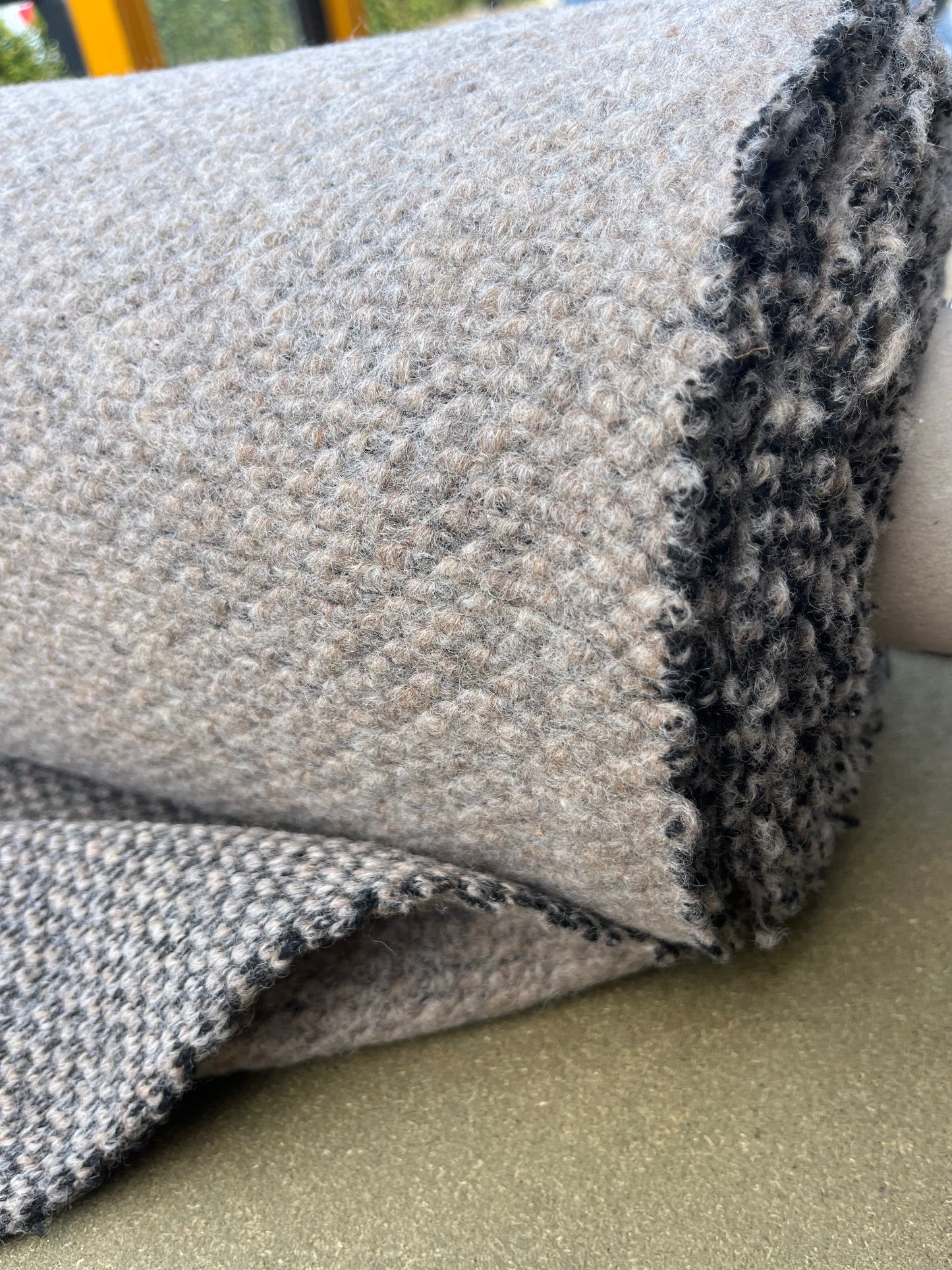 LC WOOLY 004 heavy boiled wool small design black/taupe