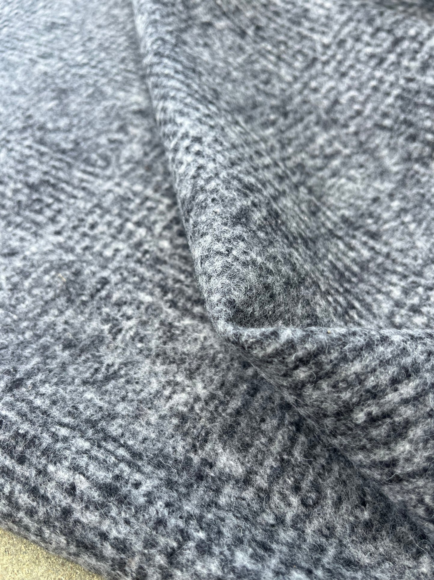 WOOLY 005 heavy boiled wool Prince of Wales antracite/grey