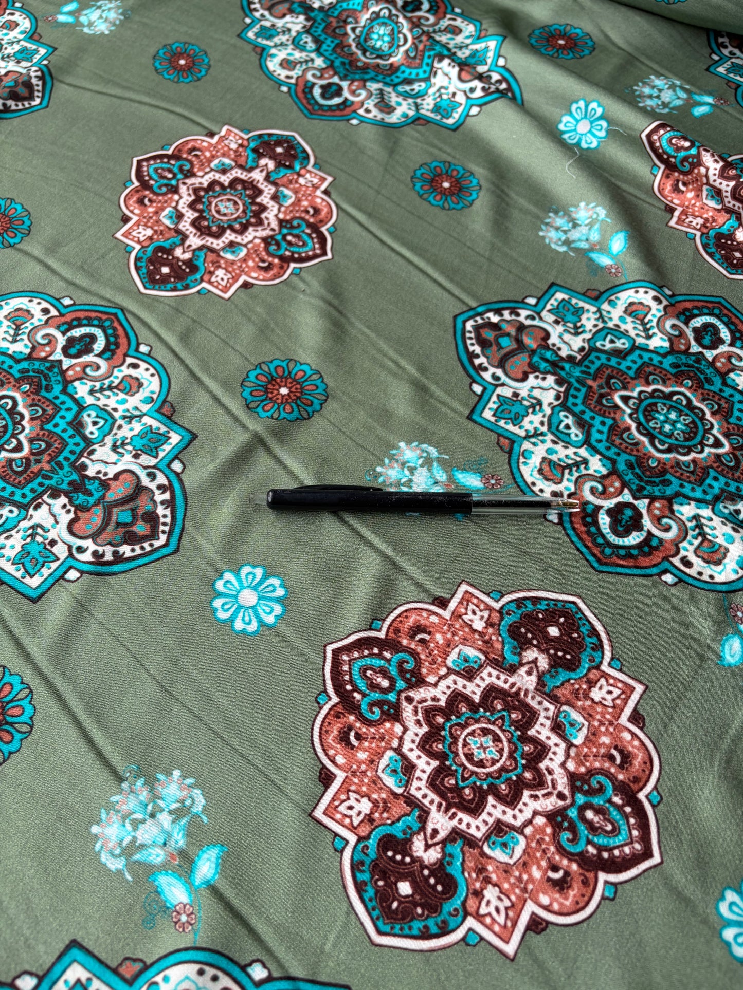 FLORIAN 002 viscose satin medaillion print
