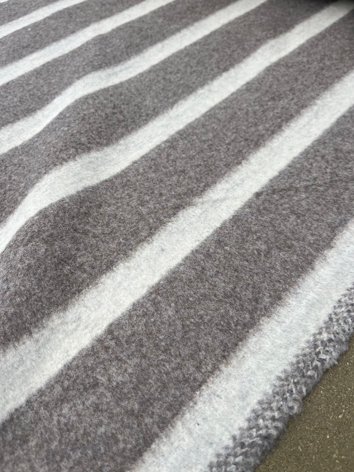 WOOLY 013 boiled wool stripe ecru/taupe