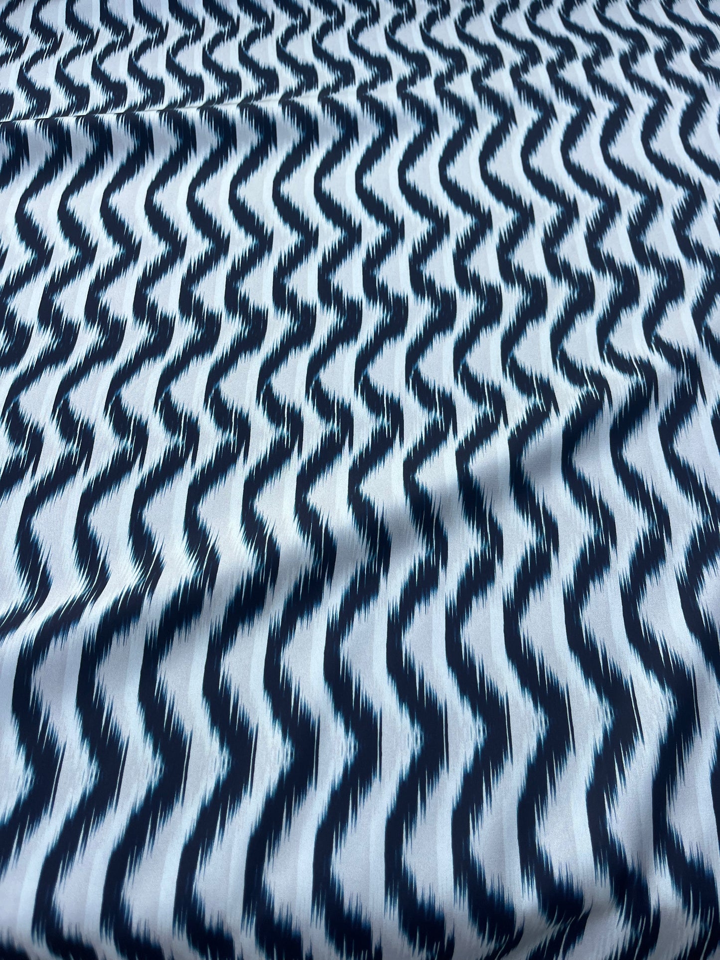 RW 202 satin black/white blurry print