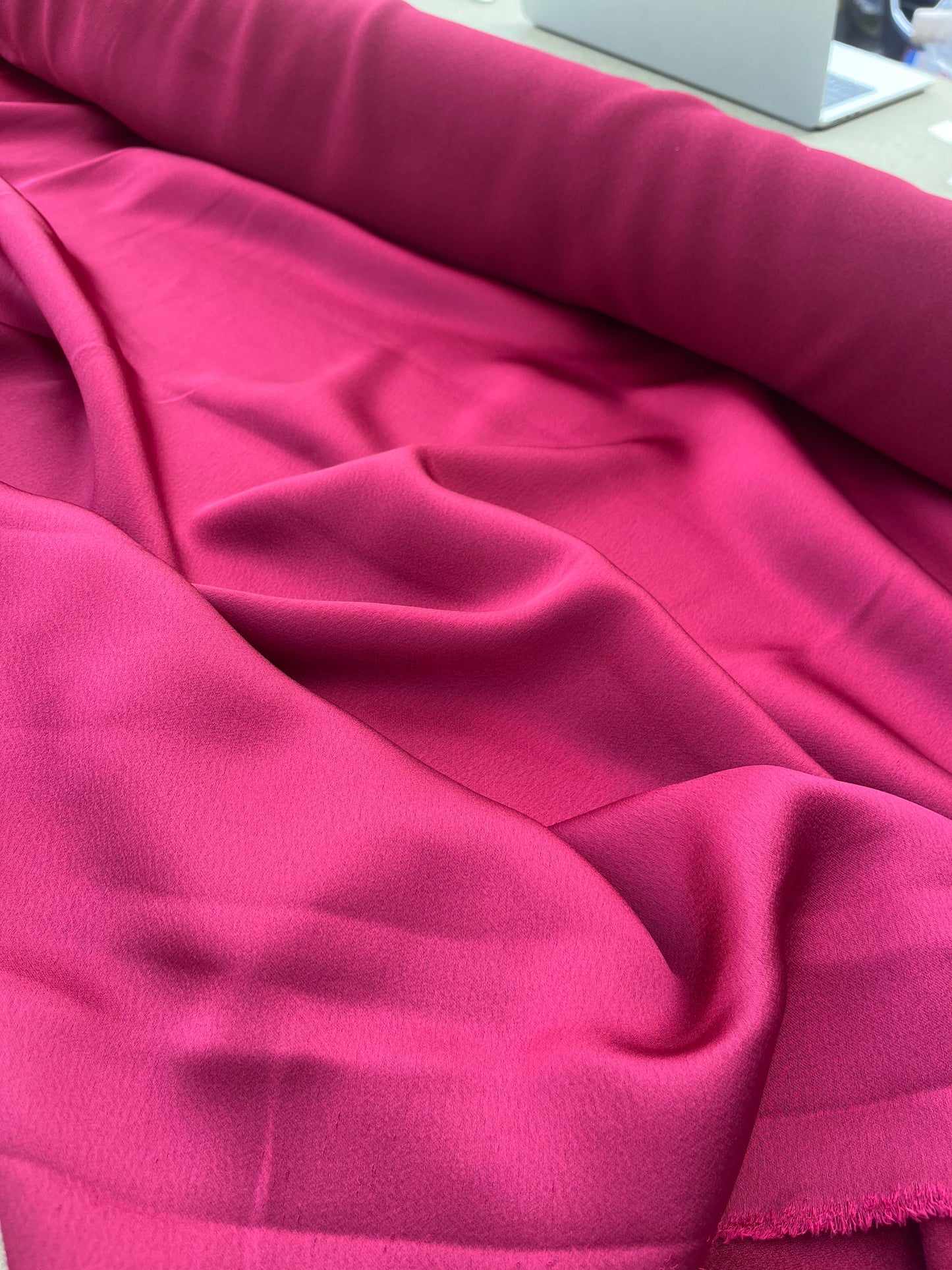 LC RW 209 satin crêpe wine colour