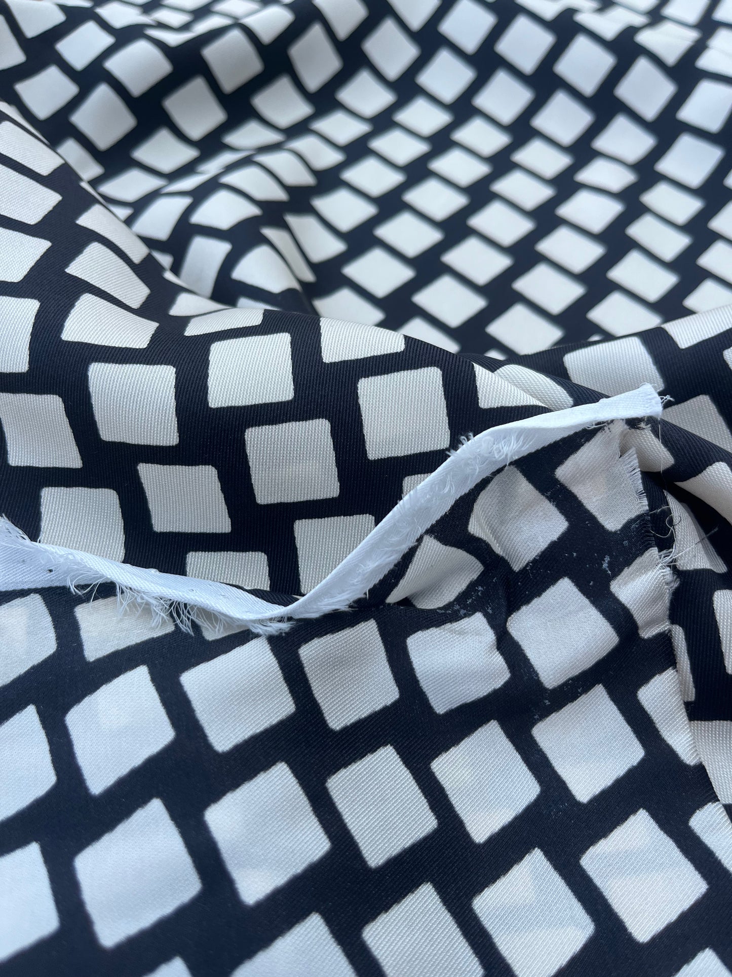 RW 211 twill black/white small design