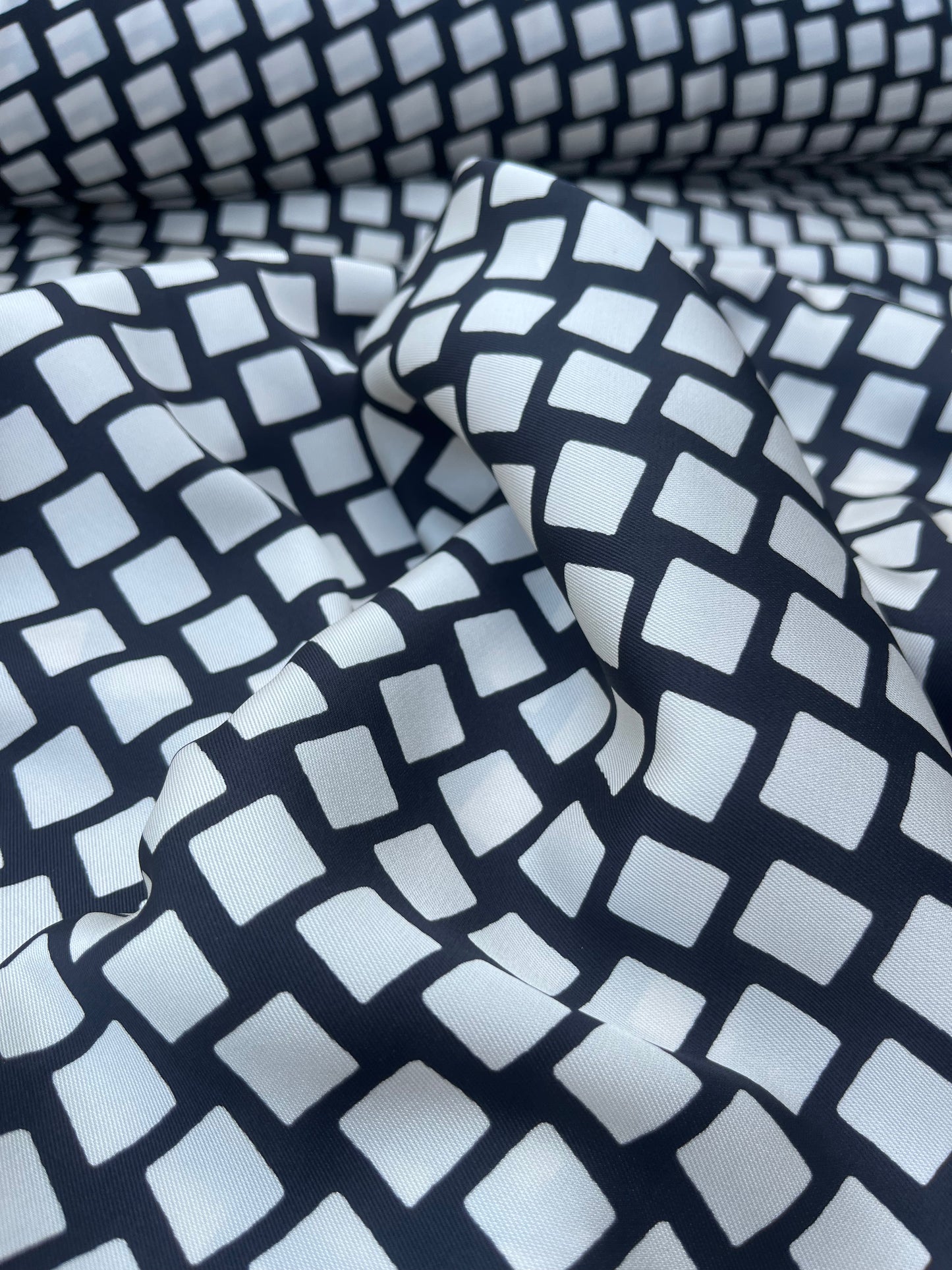 RW 211 twill black/white small design