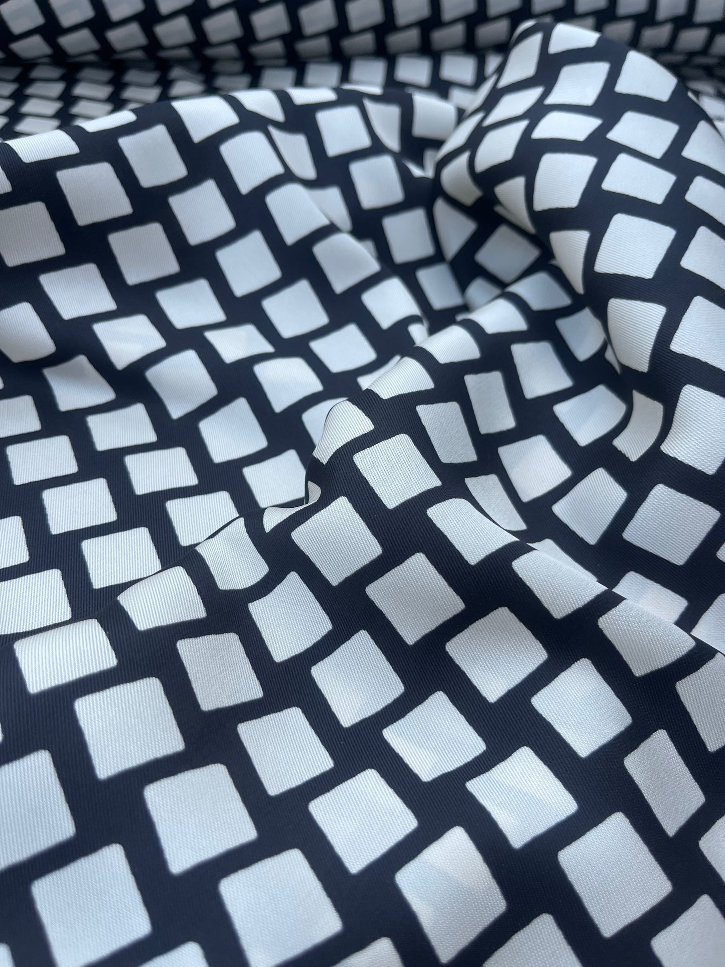 RW 211 twill black/white small design