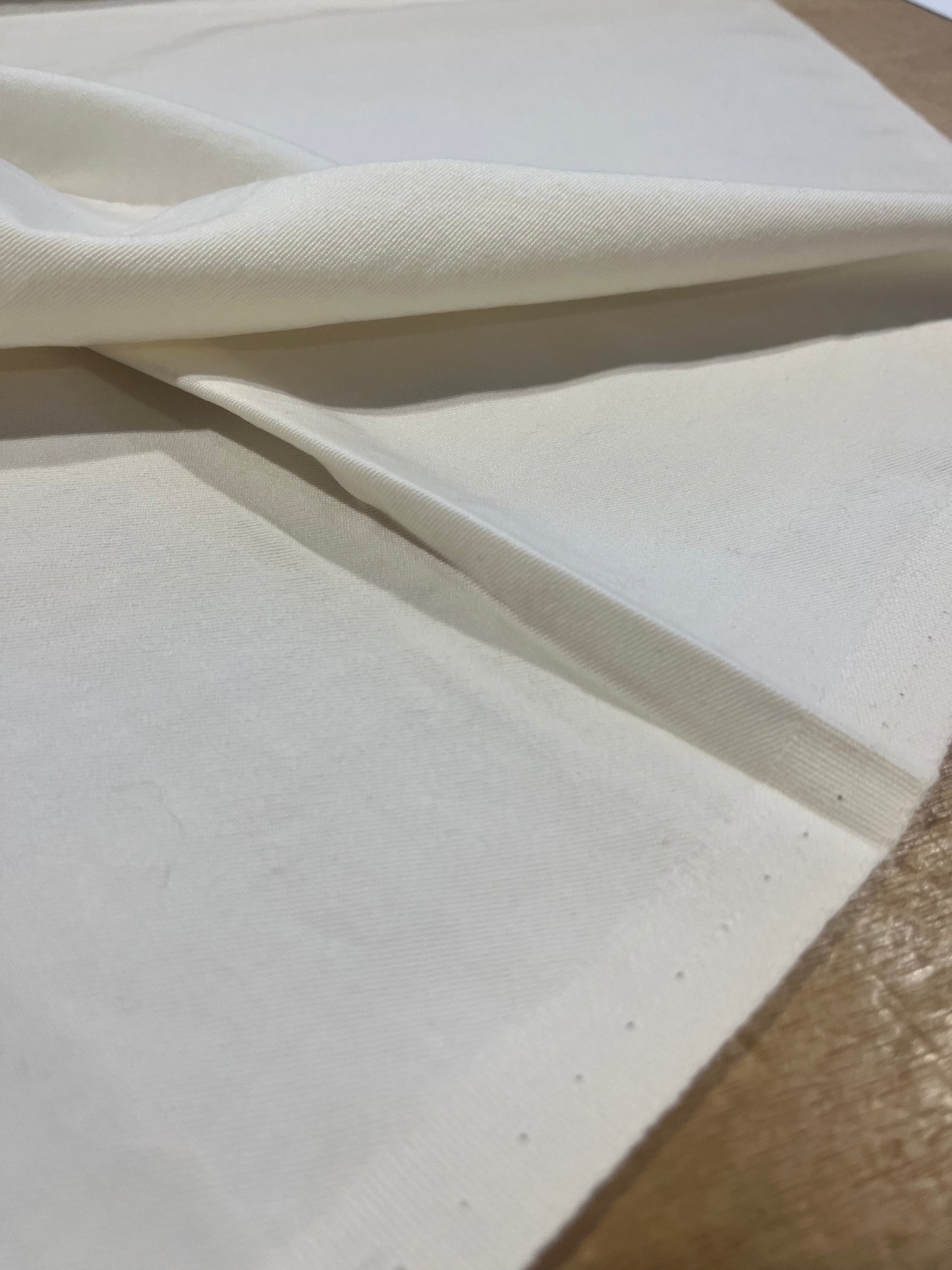 G01 wool ecru