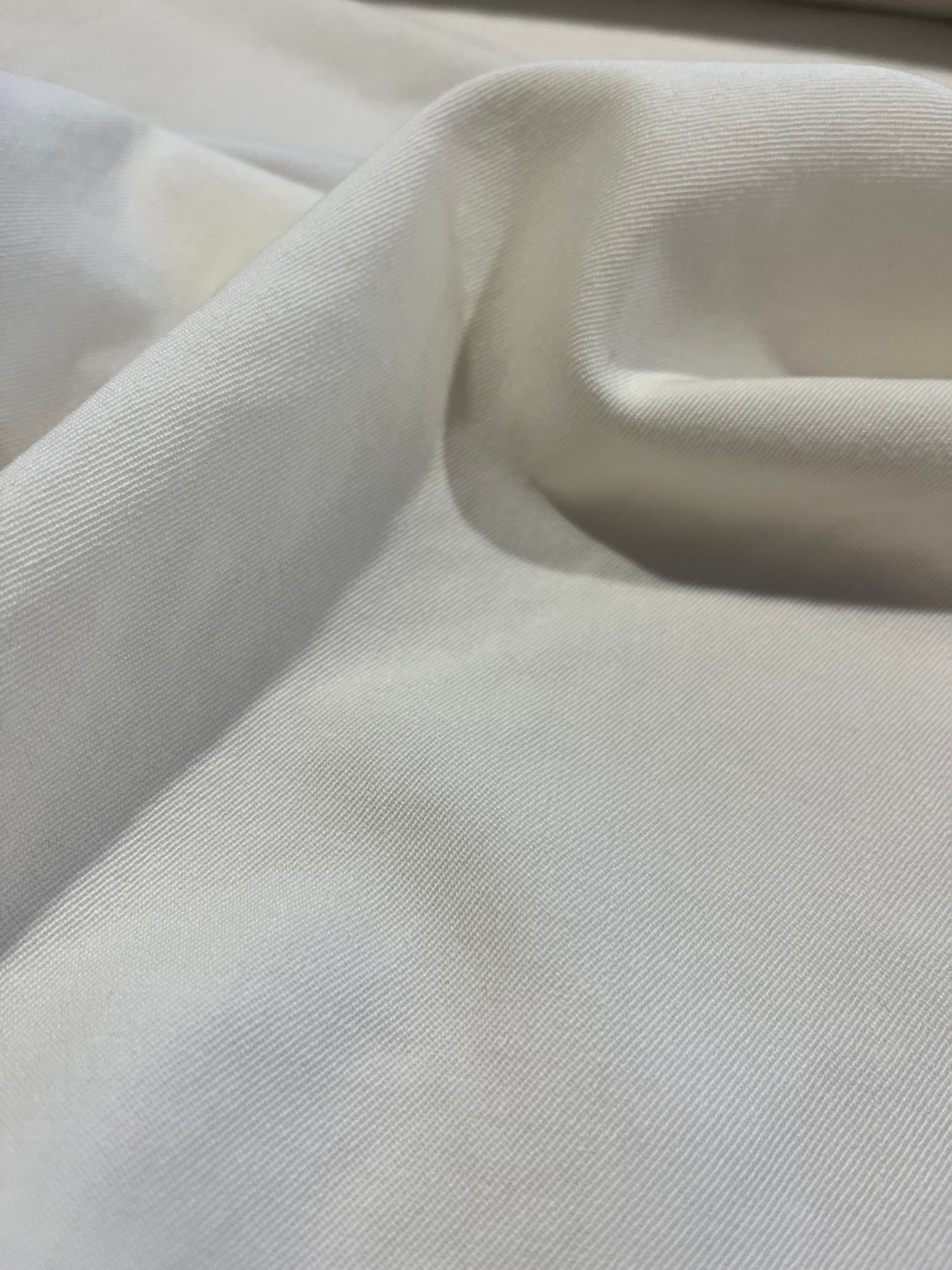 G01 wool ecru