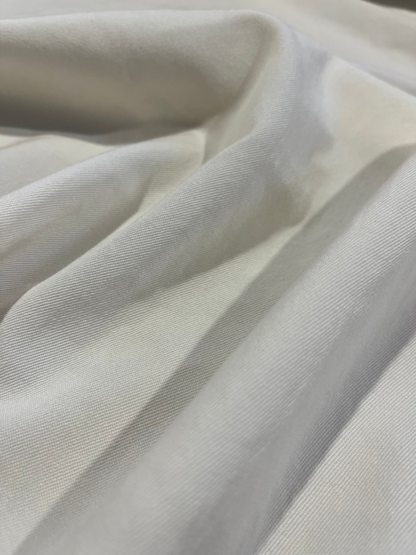 G01 wool ecru