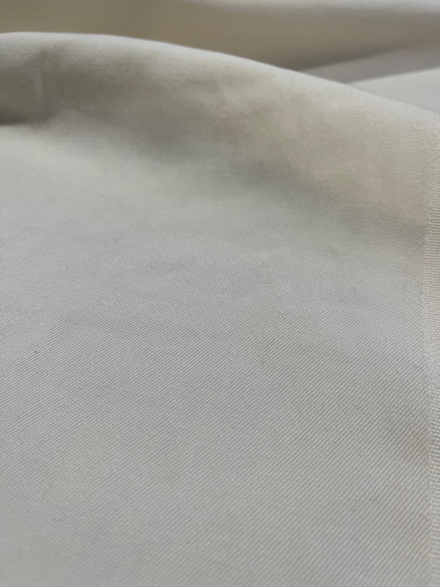 G01 wool ecru