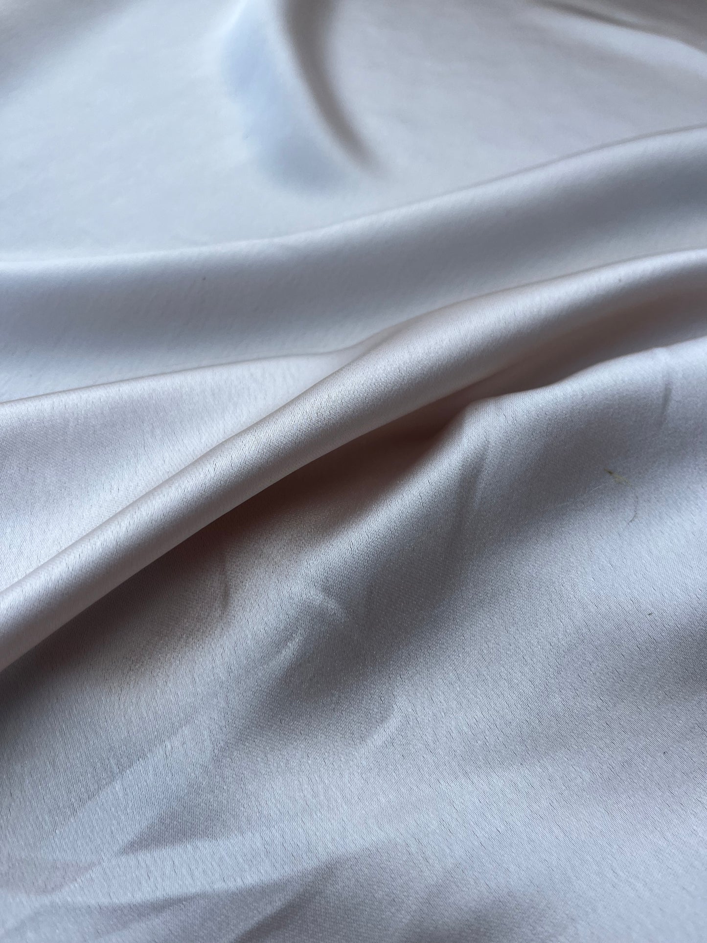 RW 213 Heavy satin ivory